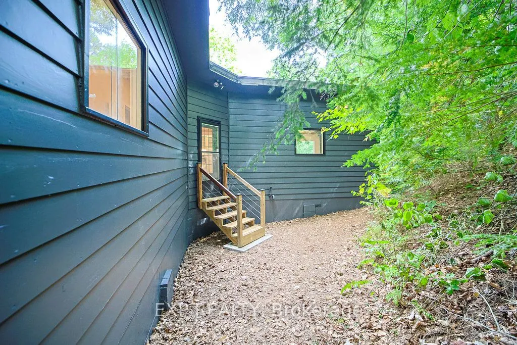 565 West Diamond Lake Road