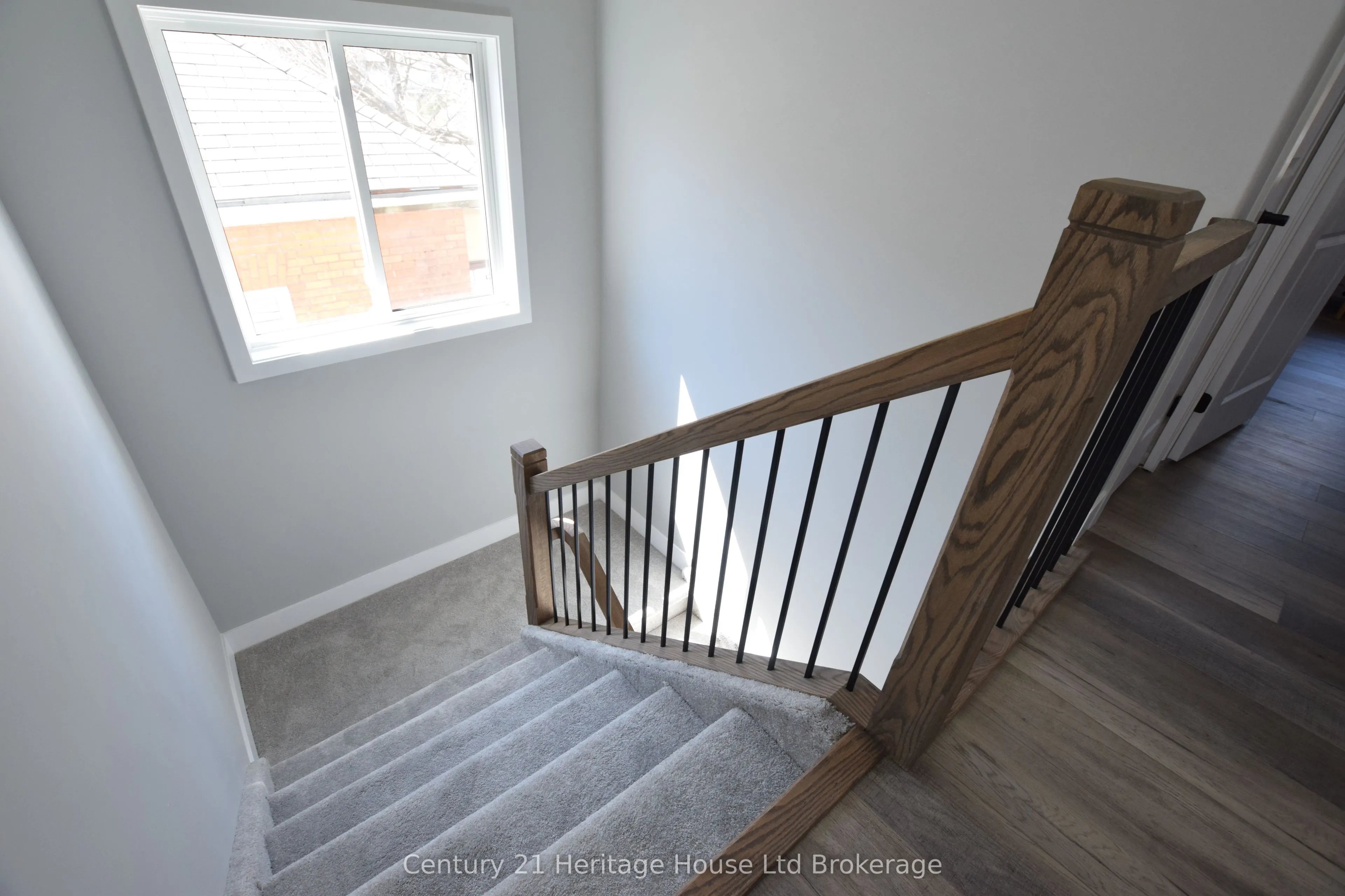 303 Simcoe Street