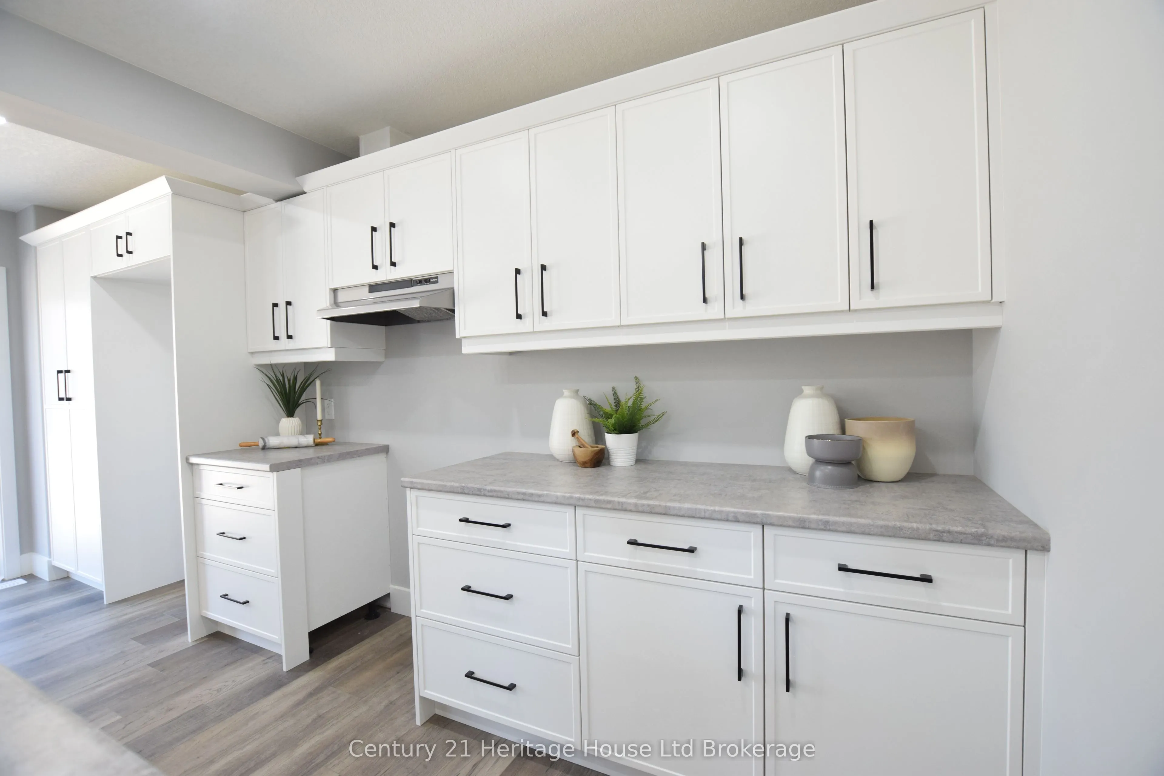 303 Simcoe Street