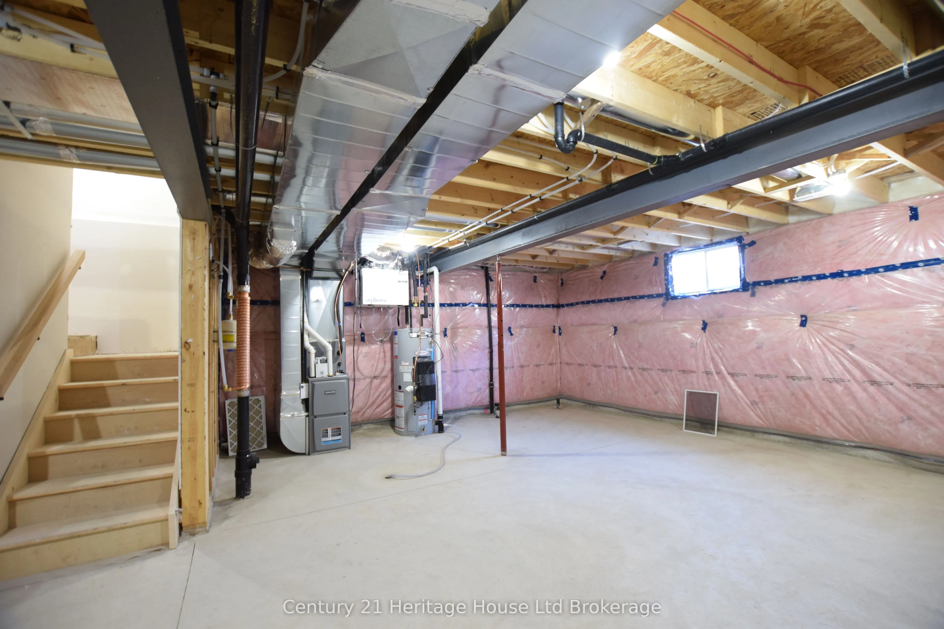 305 SIMCOE Street