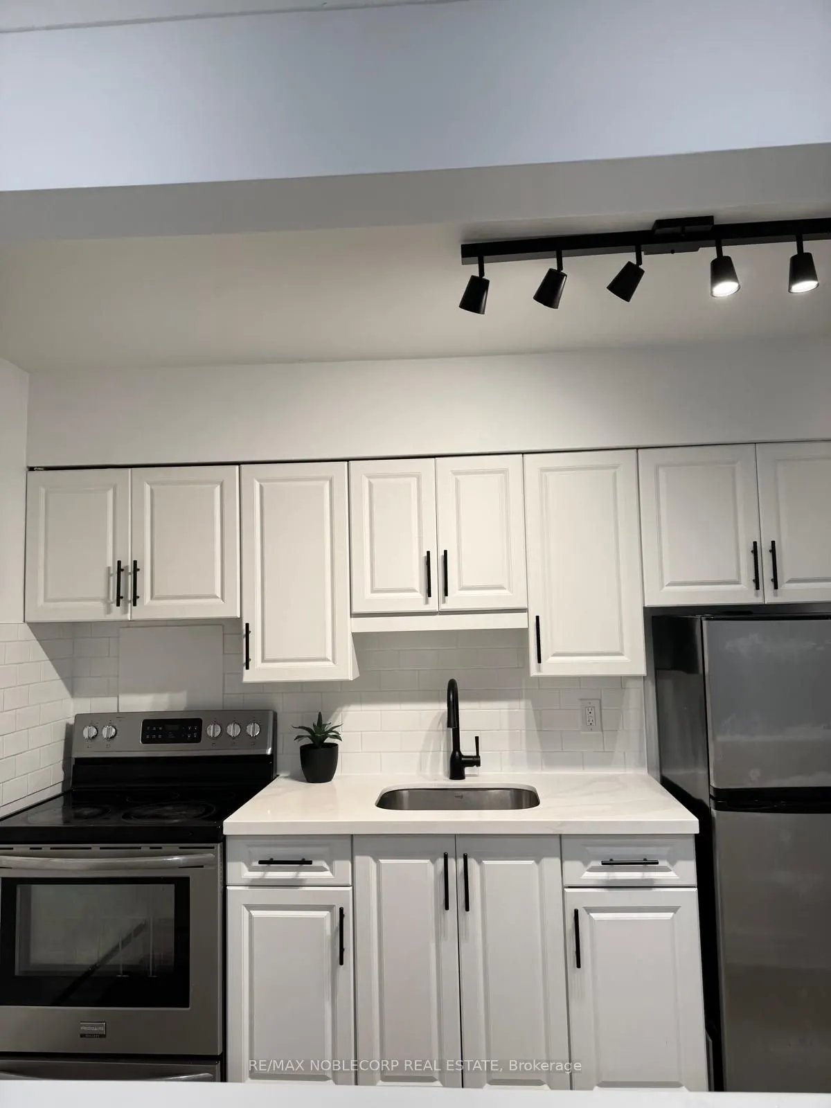 5 Applewood Avenue, #2