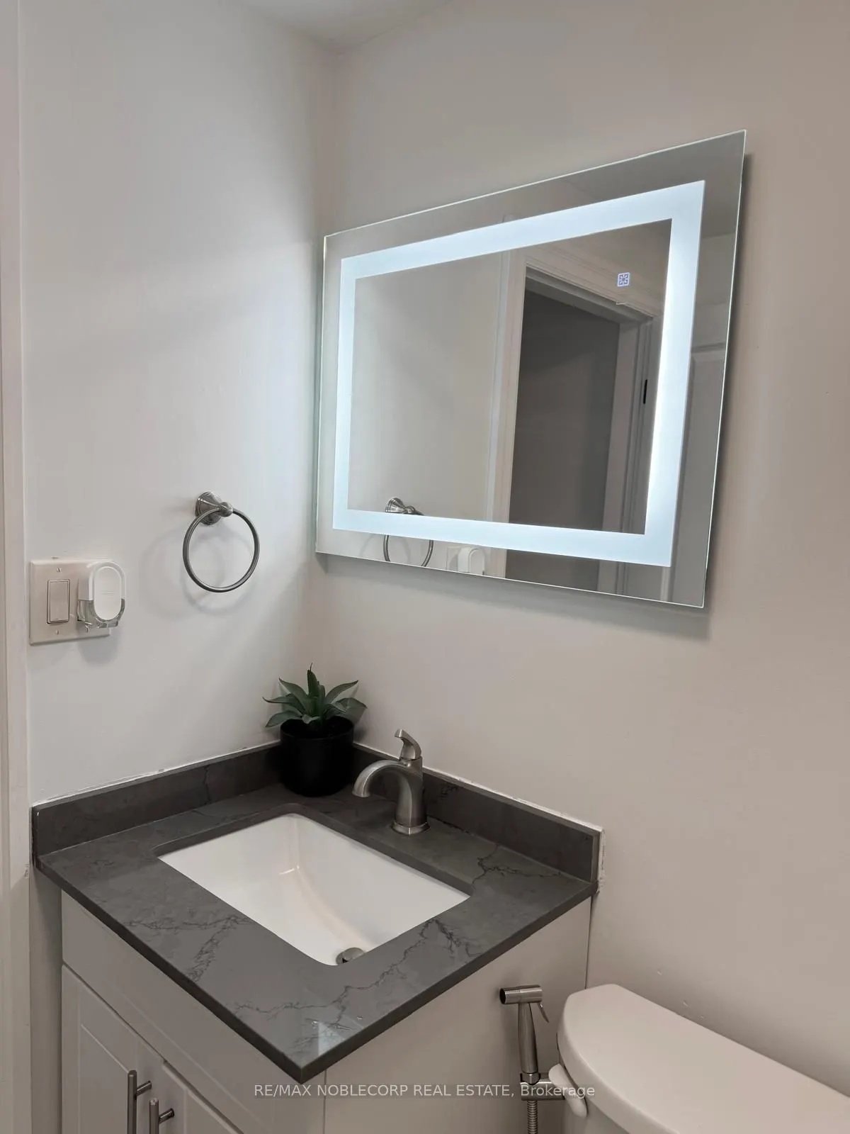 5 Applewood Avenue, #2