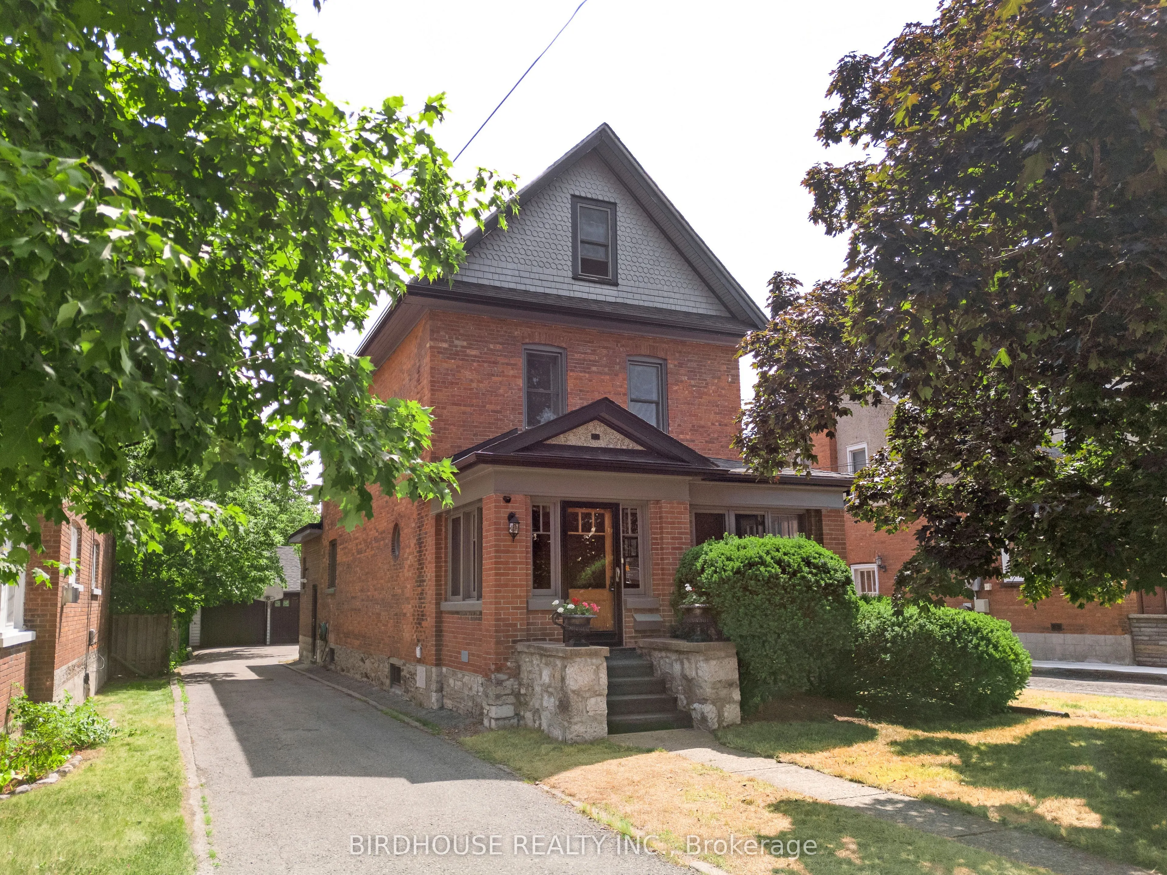 27 Francis Street