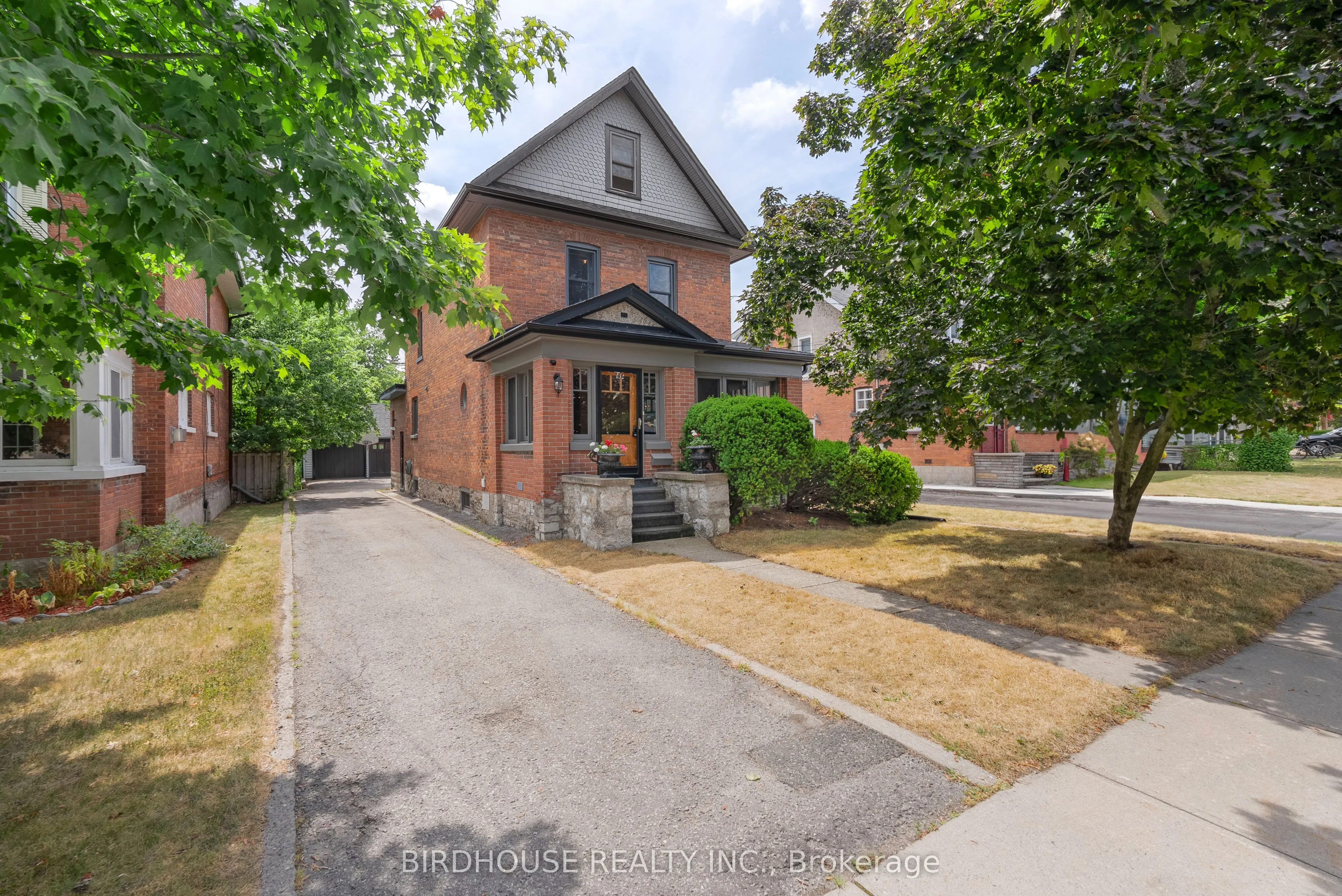 27 Francis Street