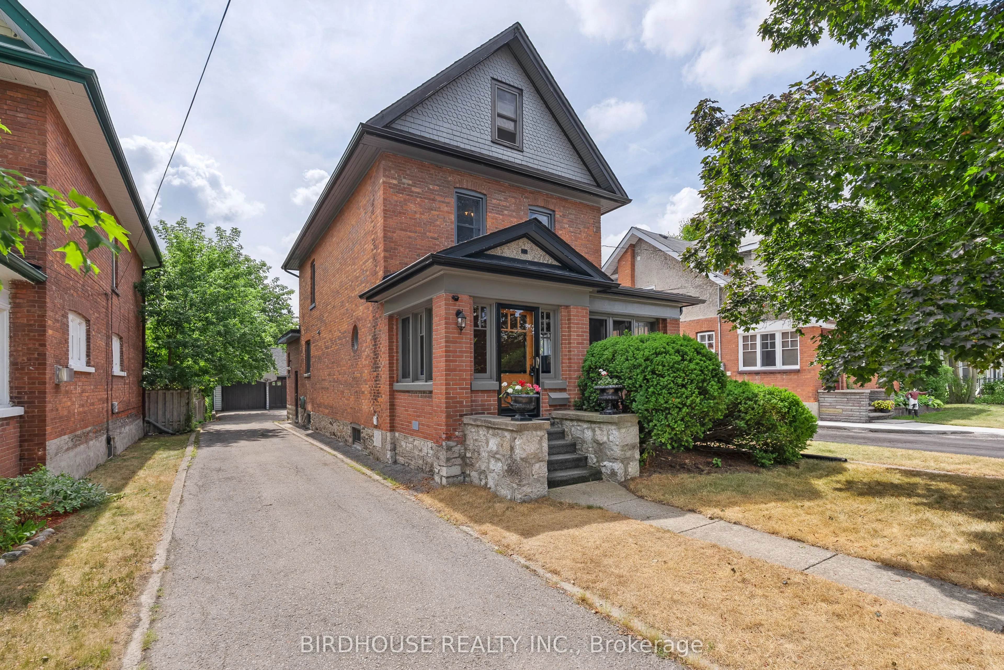 27 Francis Street