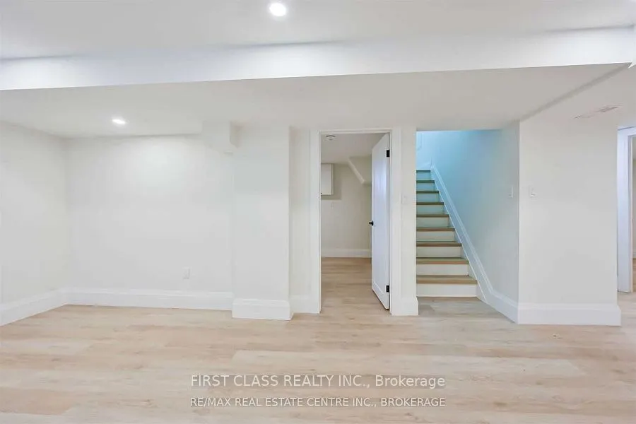 118 Manning Avenue, #2