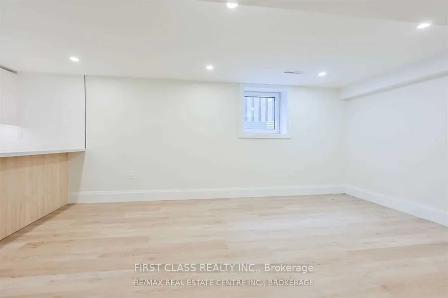 118 Manning Avenue, #2