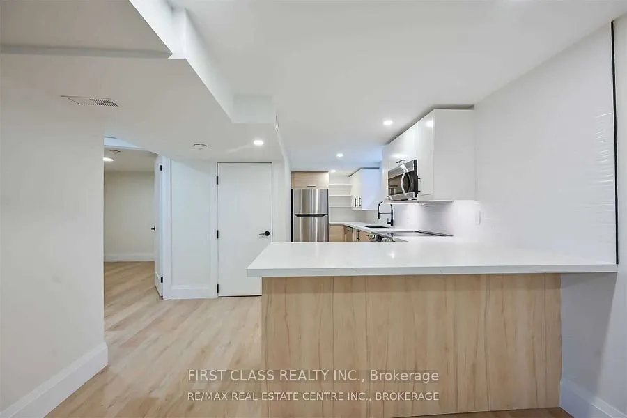 118 Manning Avenue, #2