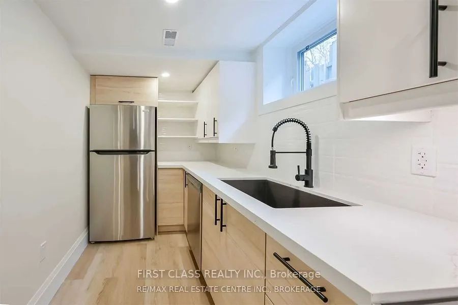 118 Manning Avenue, #2