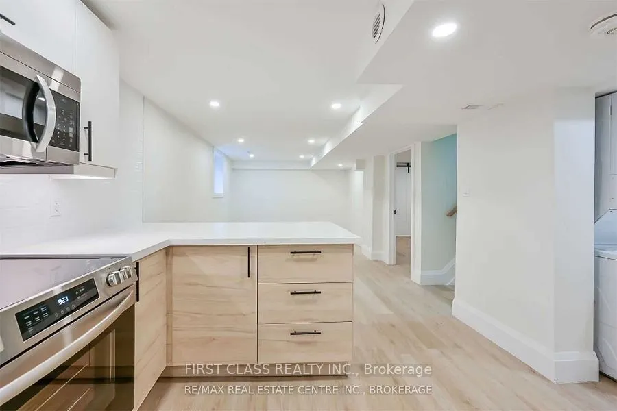 118 Manning Avenue, #2