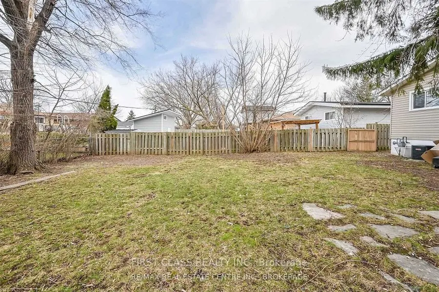118 Manning Avenue, #2