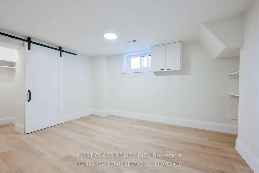 118 Manning Avenue, #2