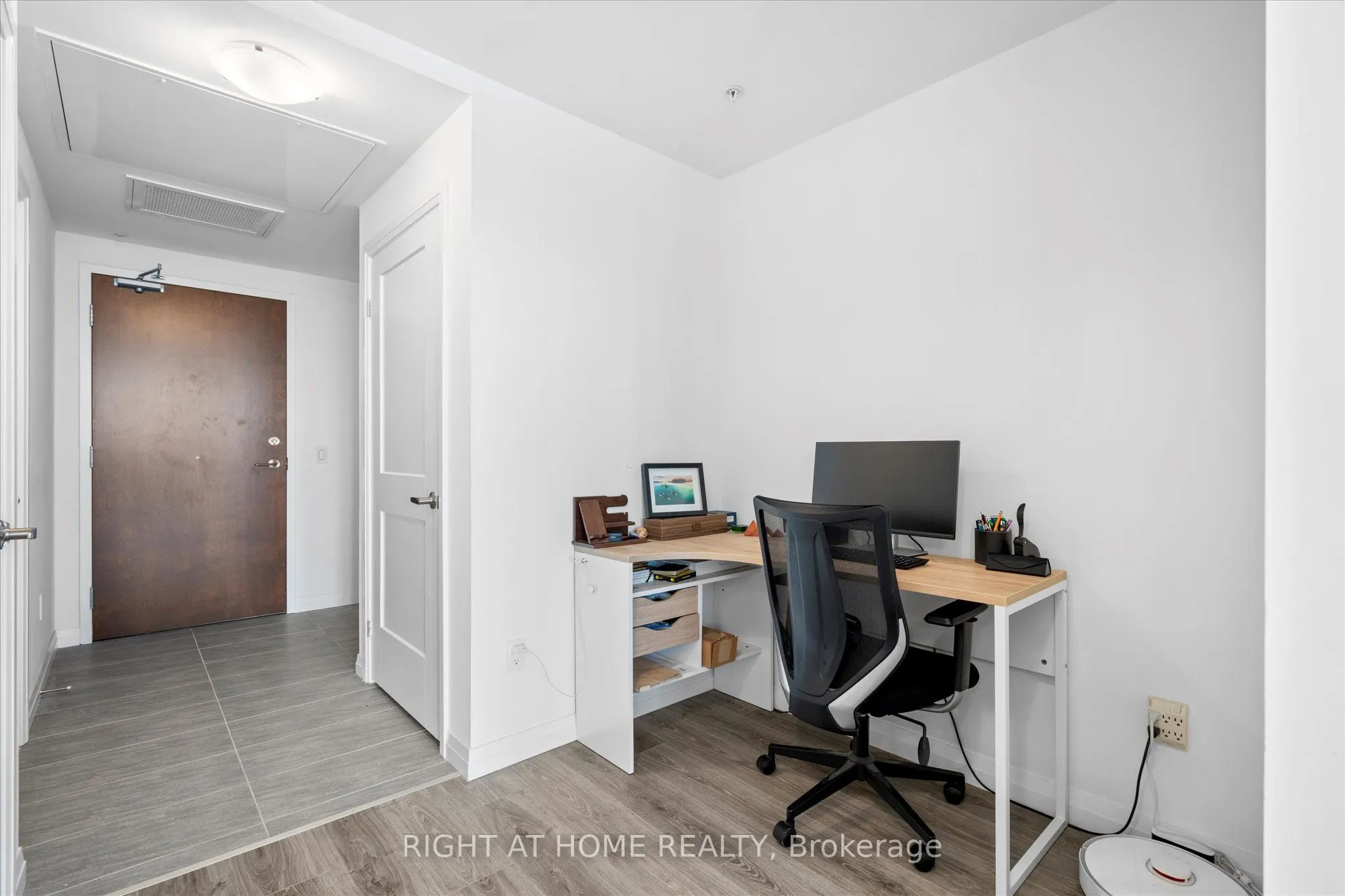 108 Garment Street, #2503