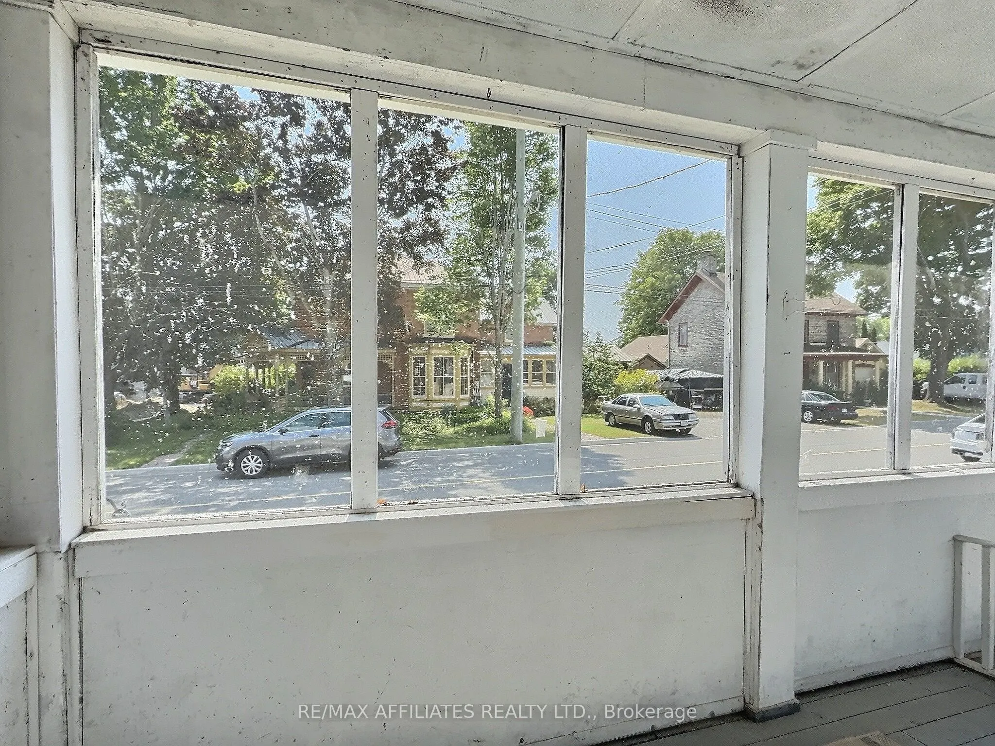 188 Dibble Street E