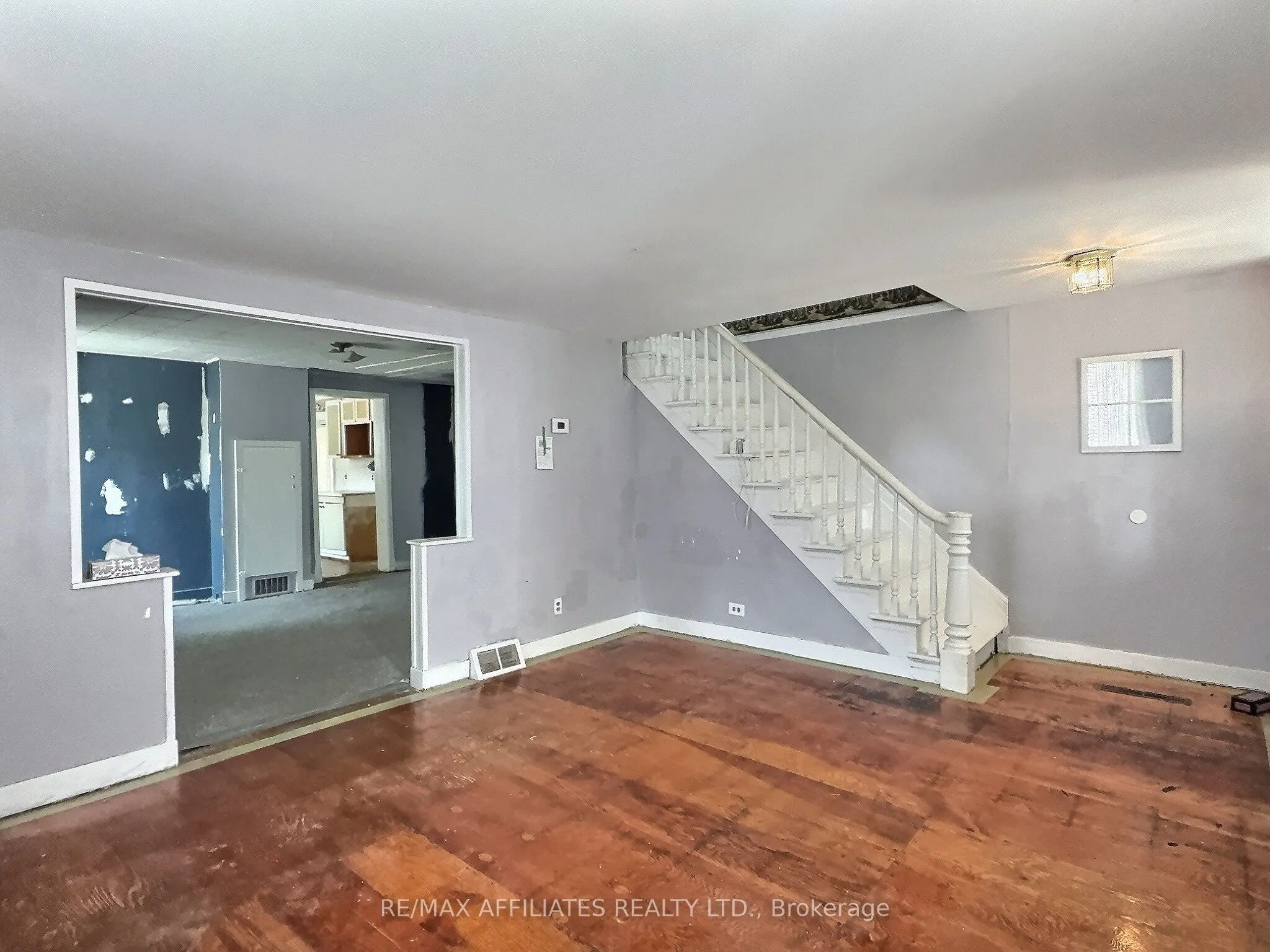 188 Dibble Street E