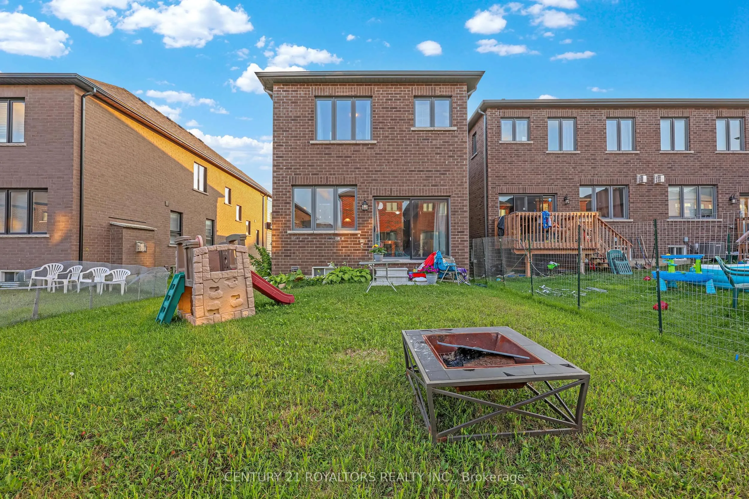110 Huntingford Trail