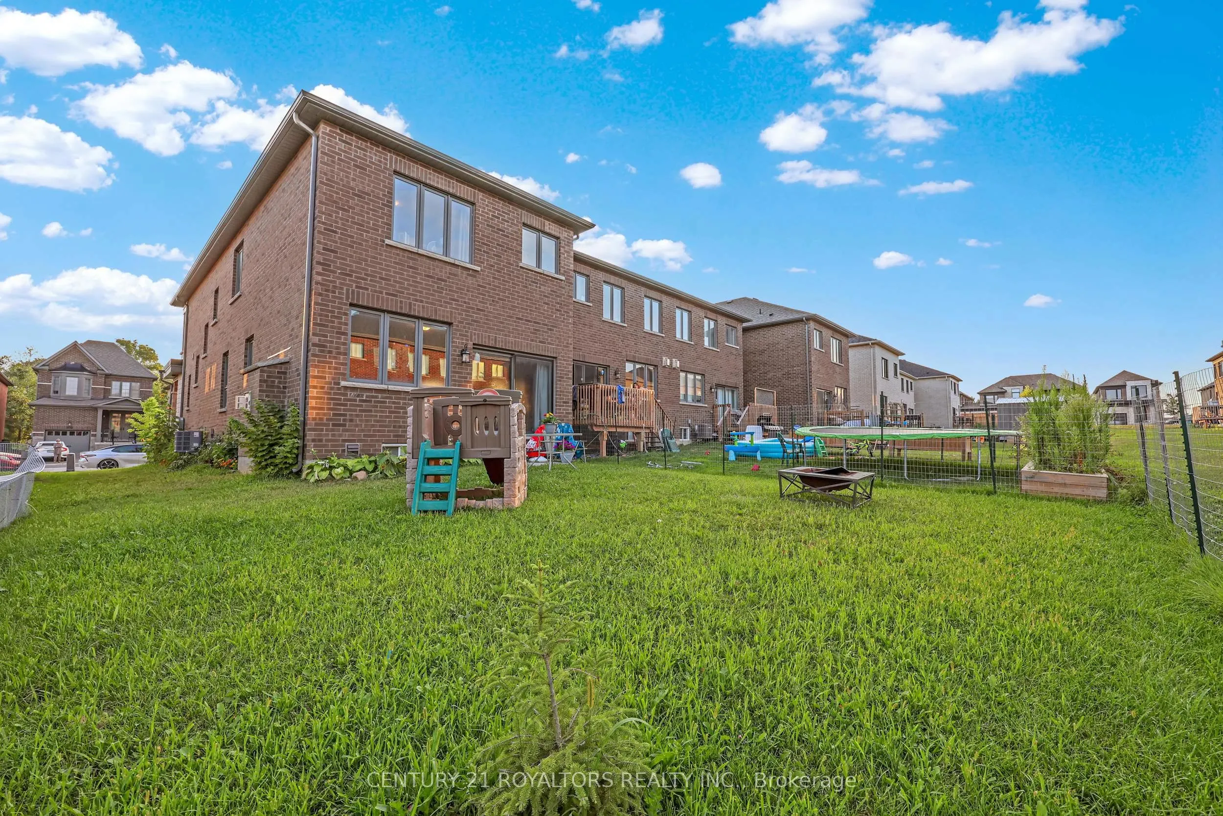 110 Huntingford Trail