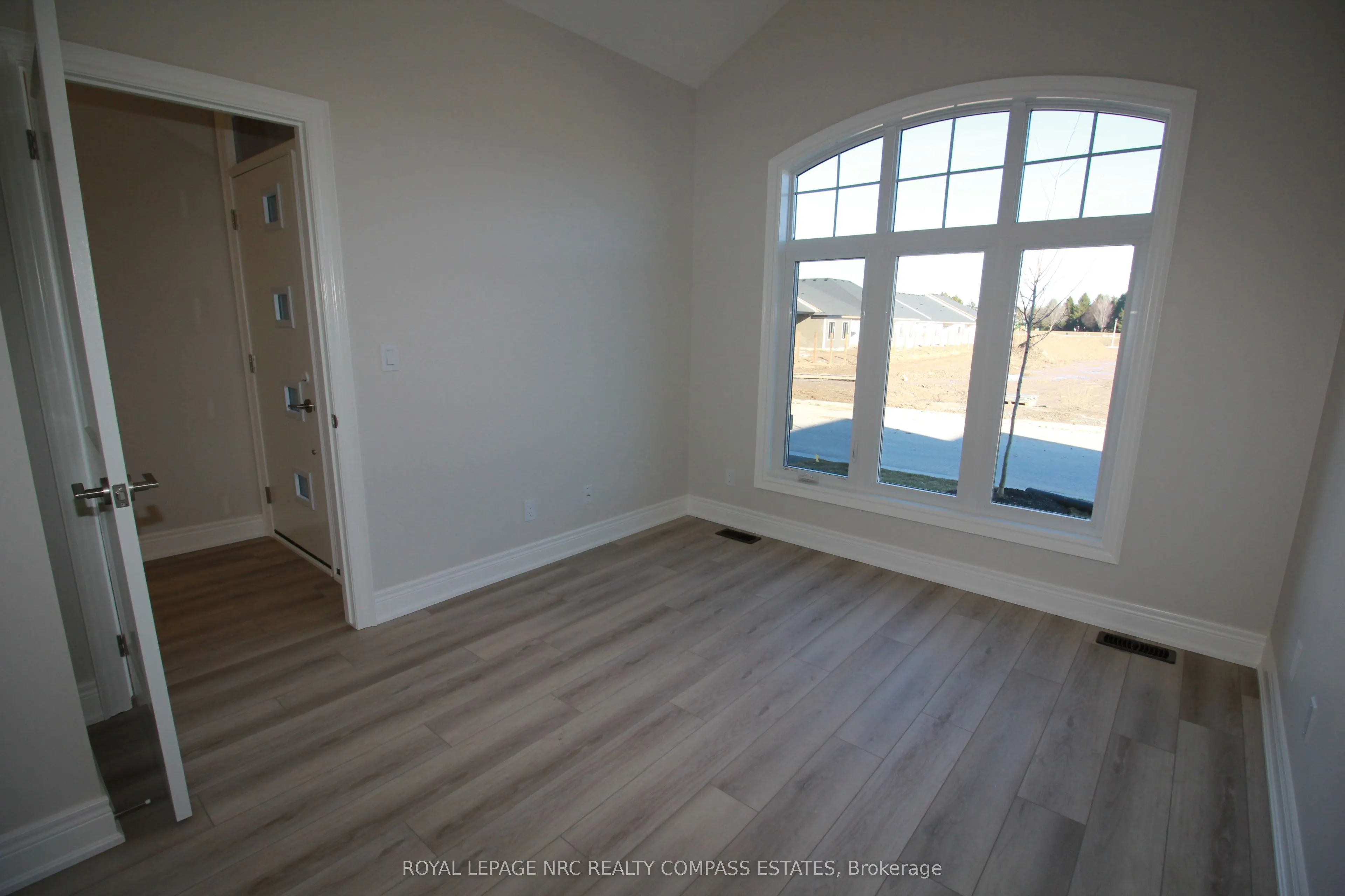 6 PEACHTREE Lane, #Call LBO