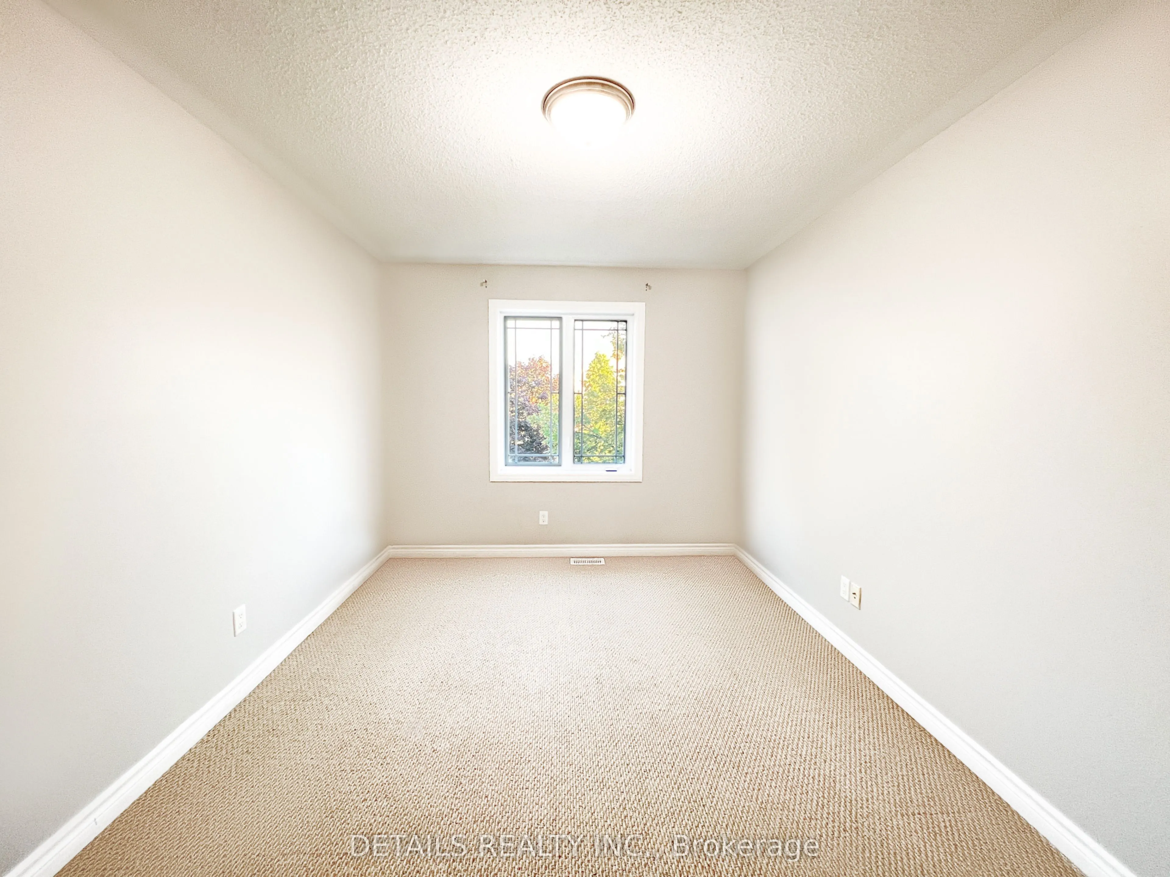 497 Temiskaming Crescent