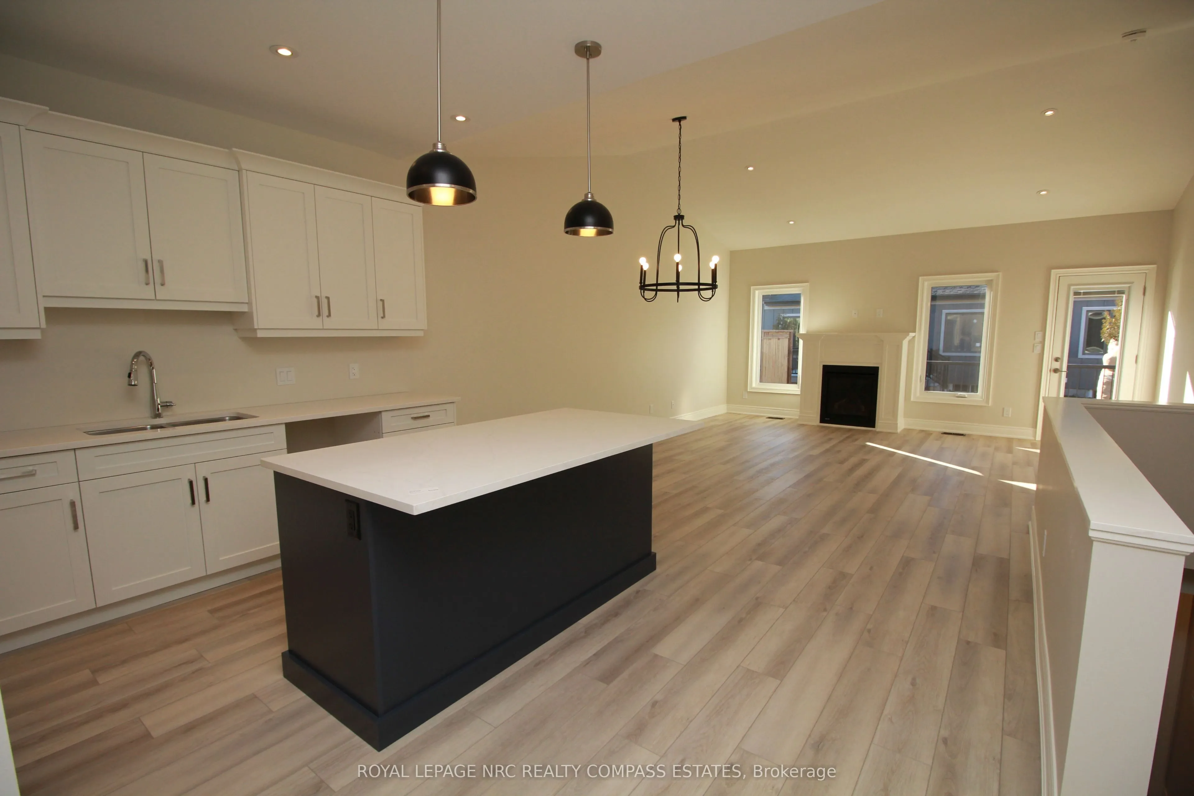 4 PEACHTREE Lane, #23