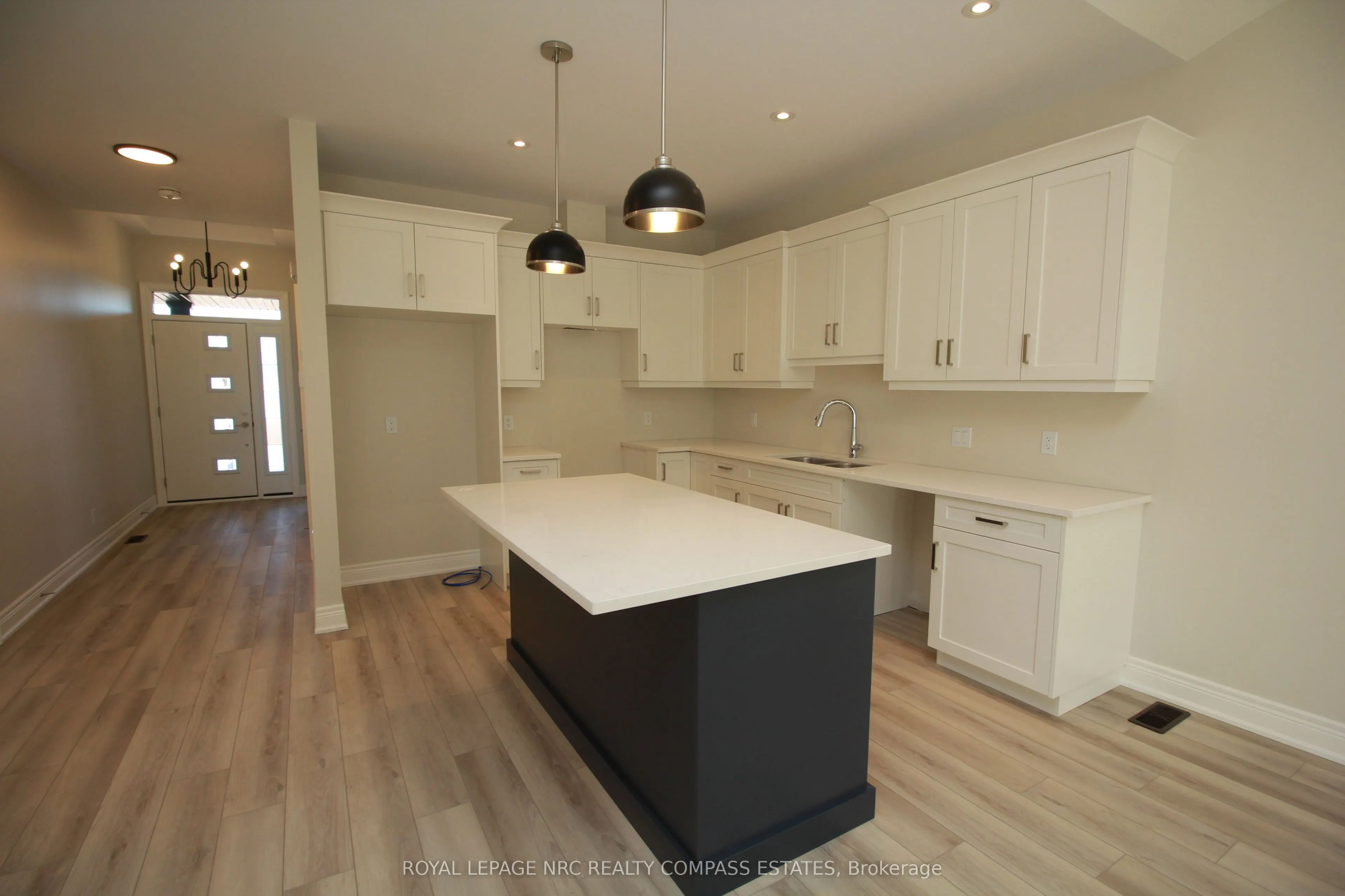 4 PEACHTREE Lane, #23