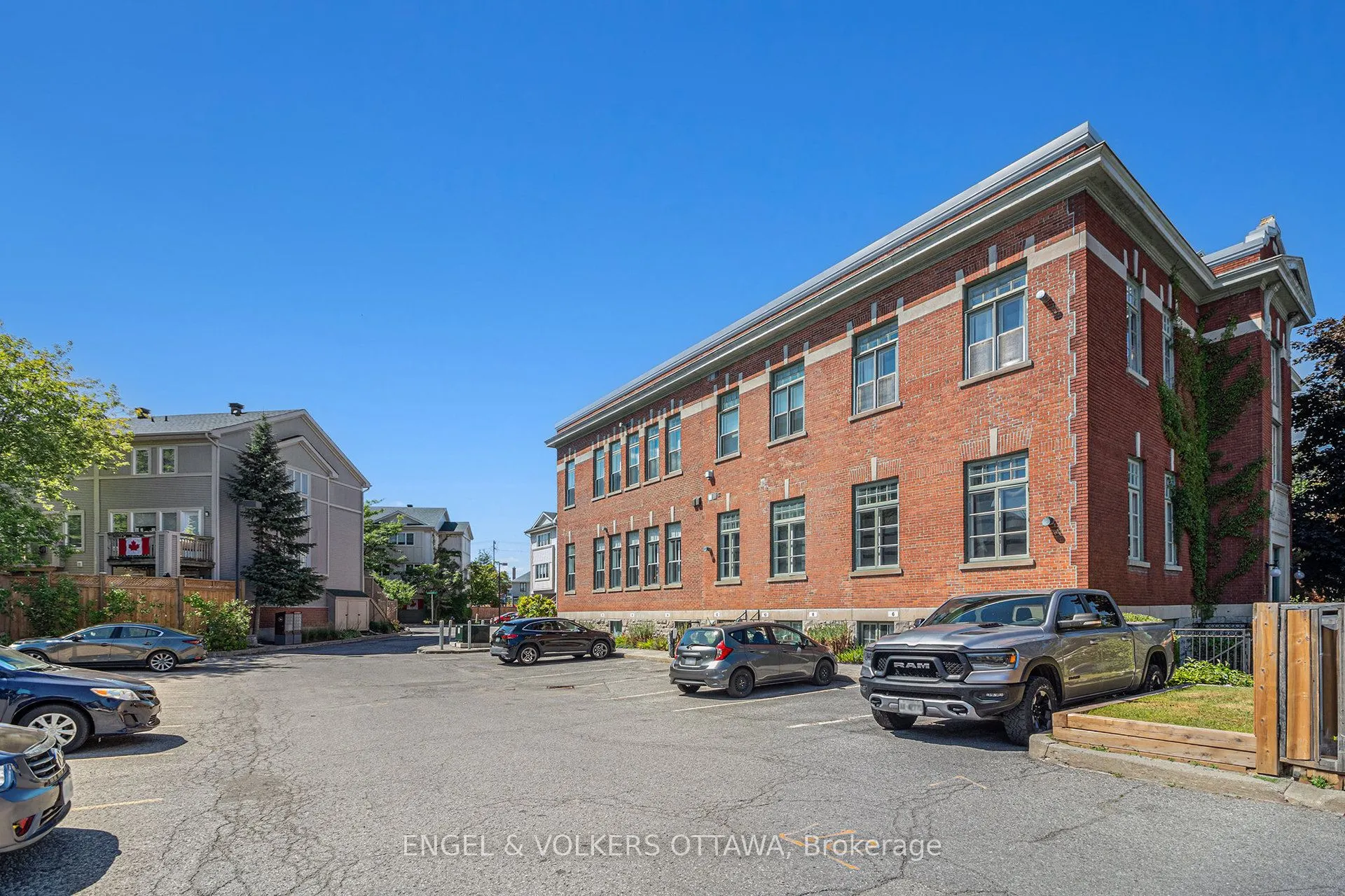 24 Springfield Road, #203