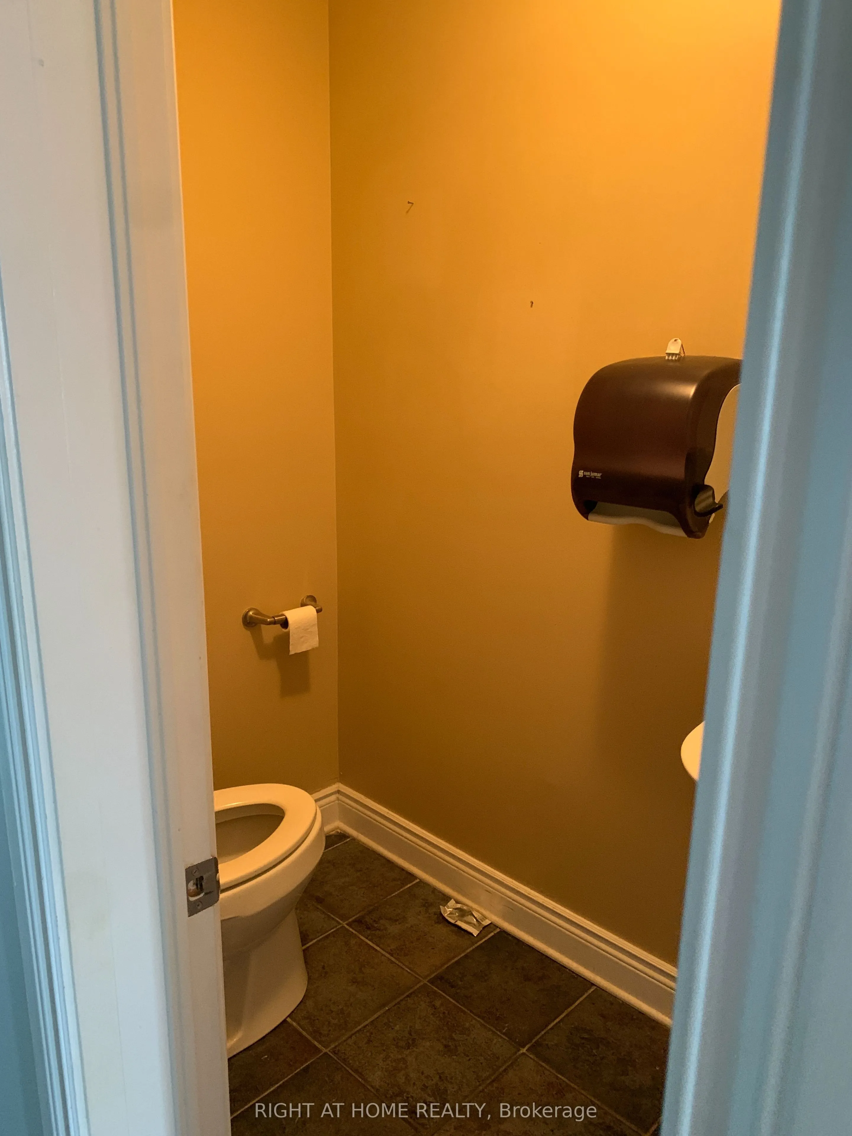 1891 Merivale Street, #101