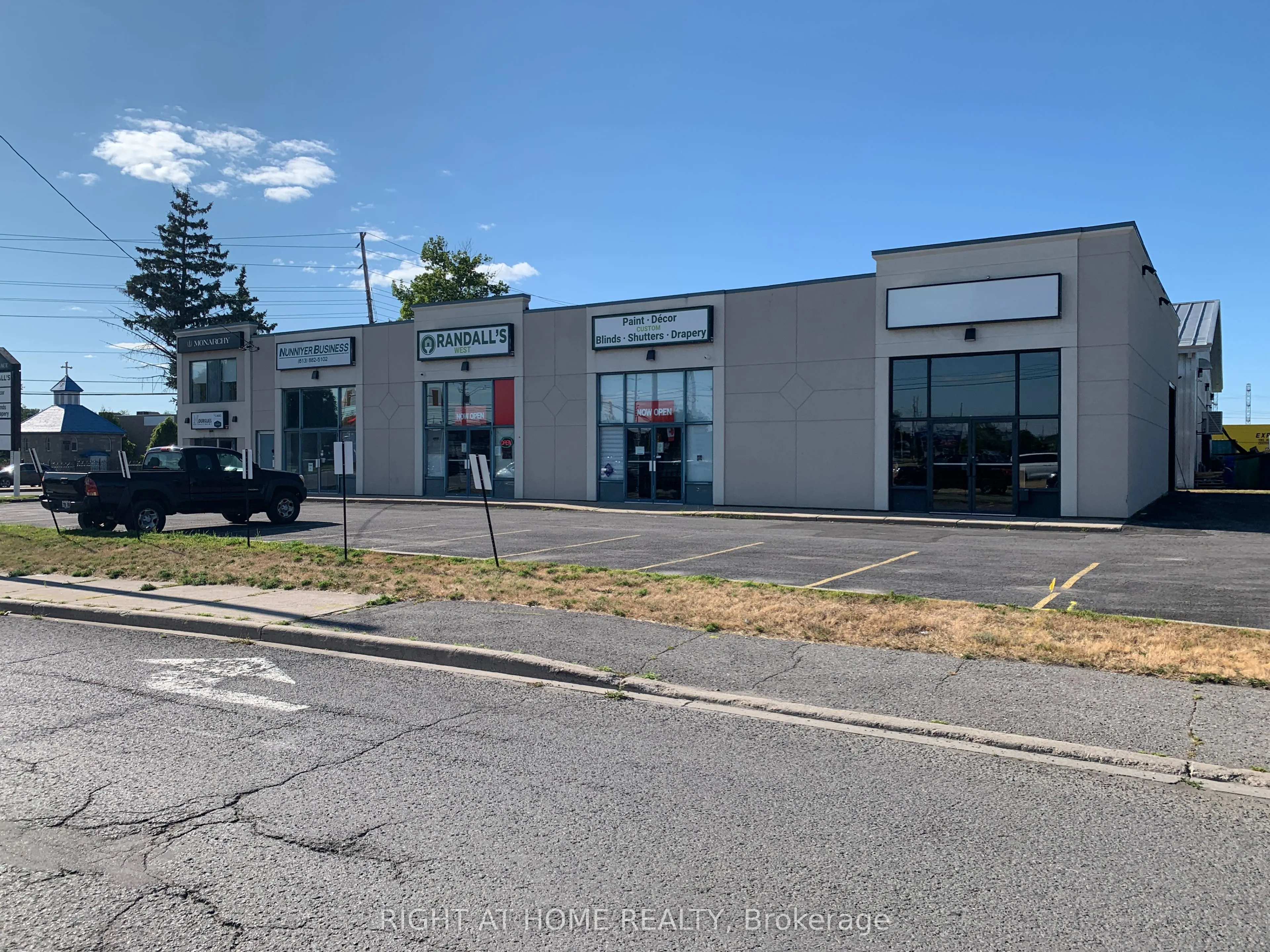 1891 Merivale Street, #101