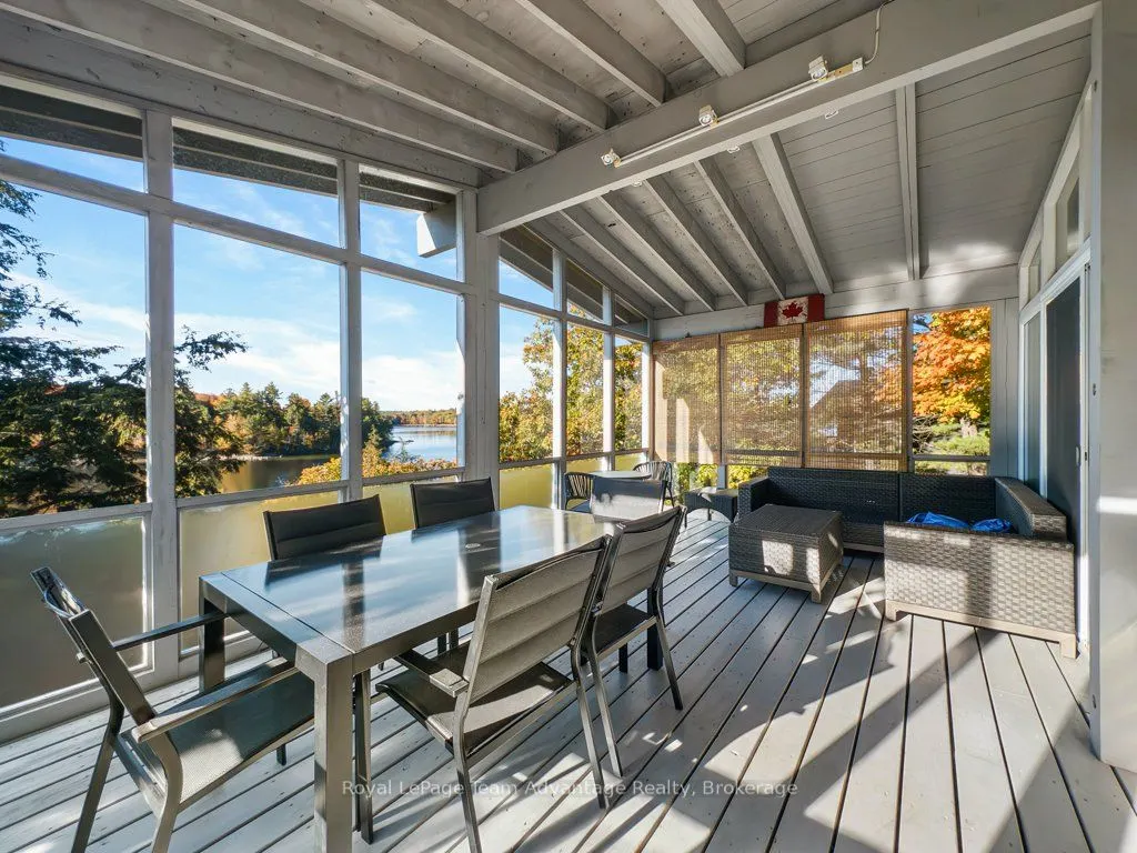 30 ROCKCLIFFE Drive N