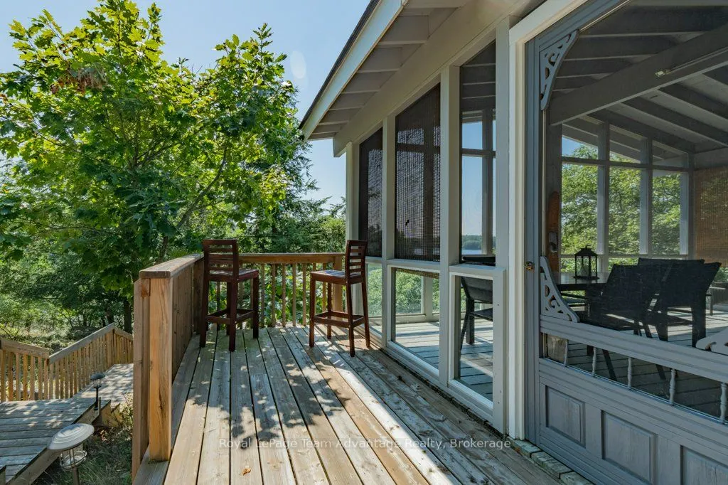 30 ROCKCLIFFE Drive N