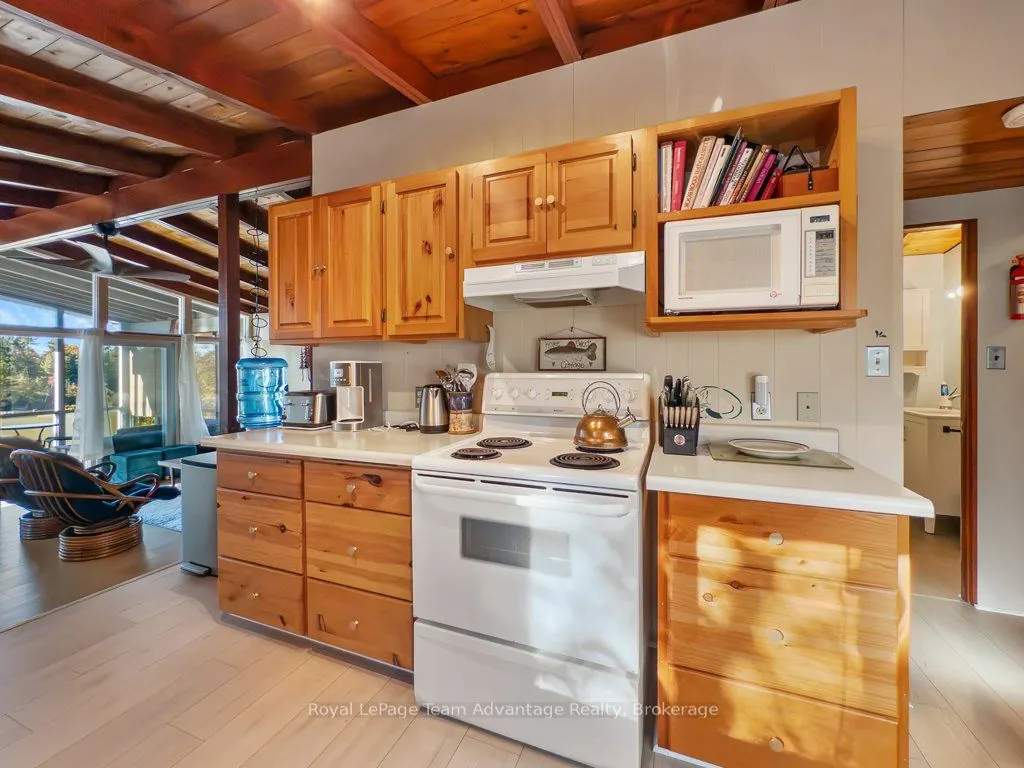 30 ROCKCLIFFE Drive N