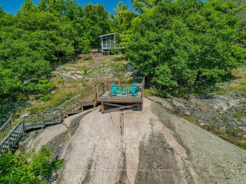 30 ROCKCLIFFE Drive N