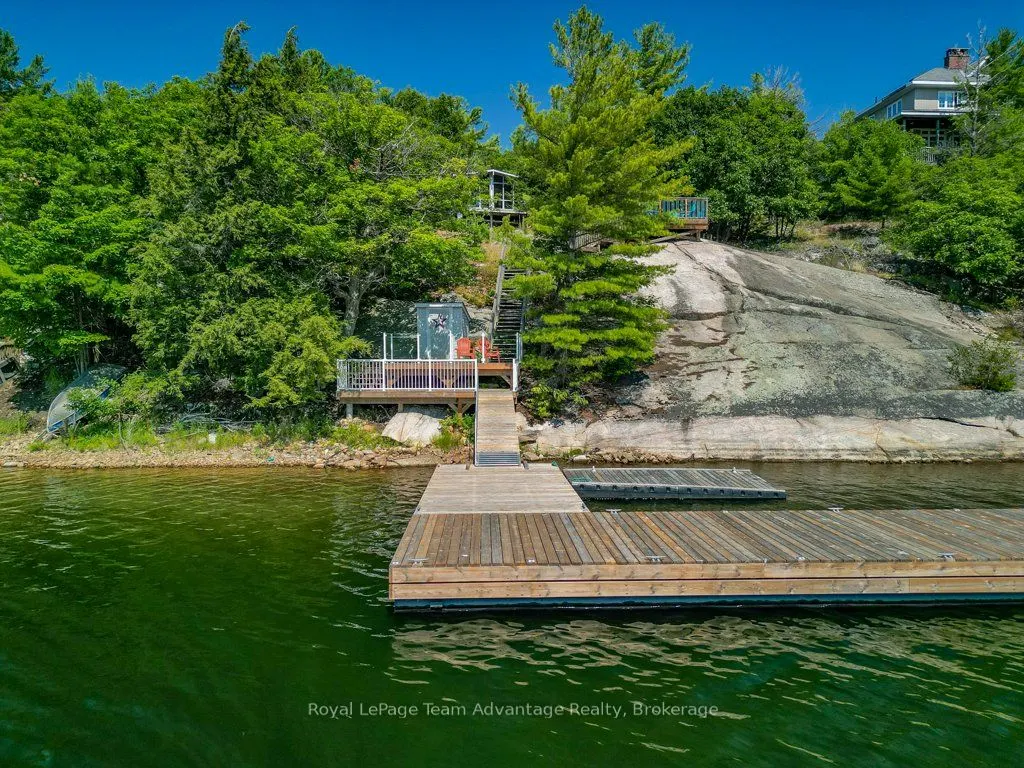 30 ROCKCLIFFE Drive N