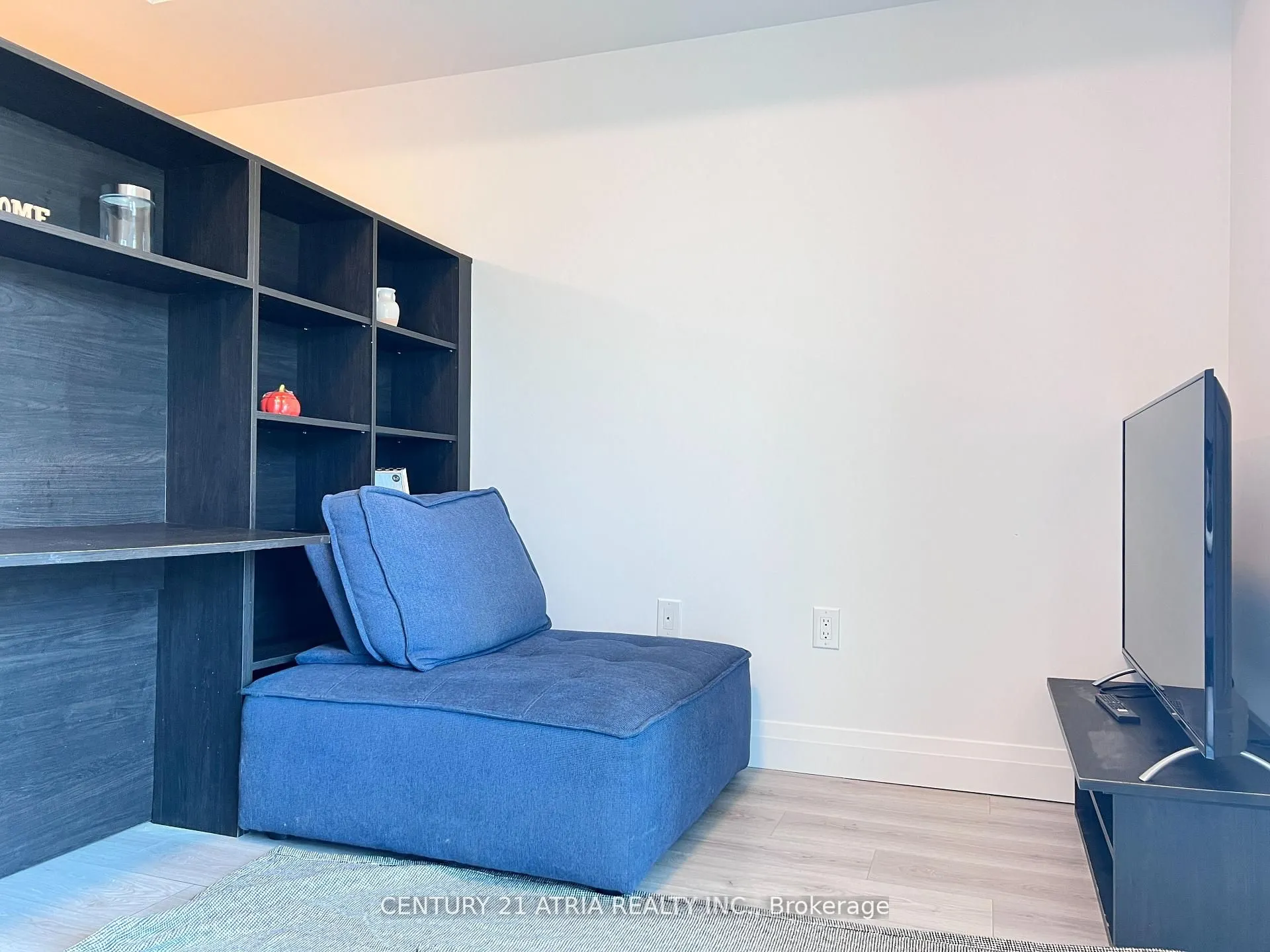 652 Princess Street, #411