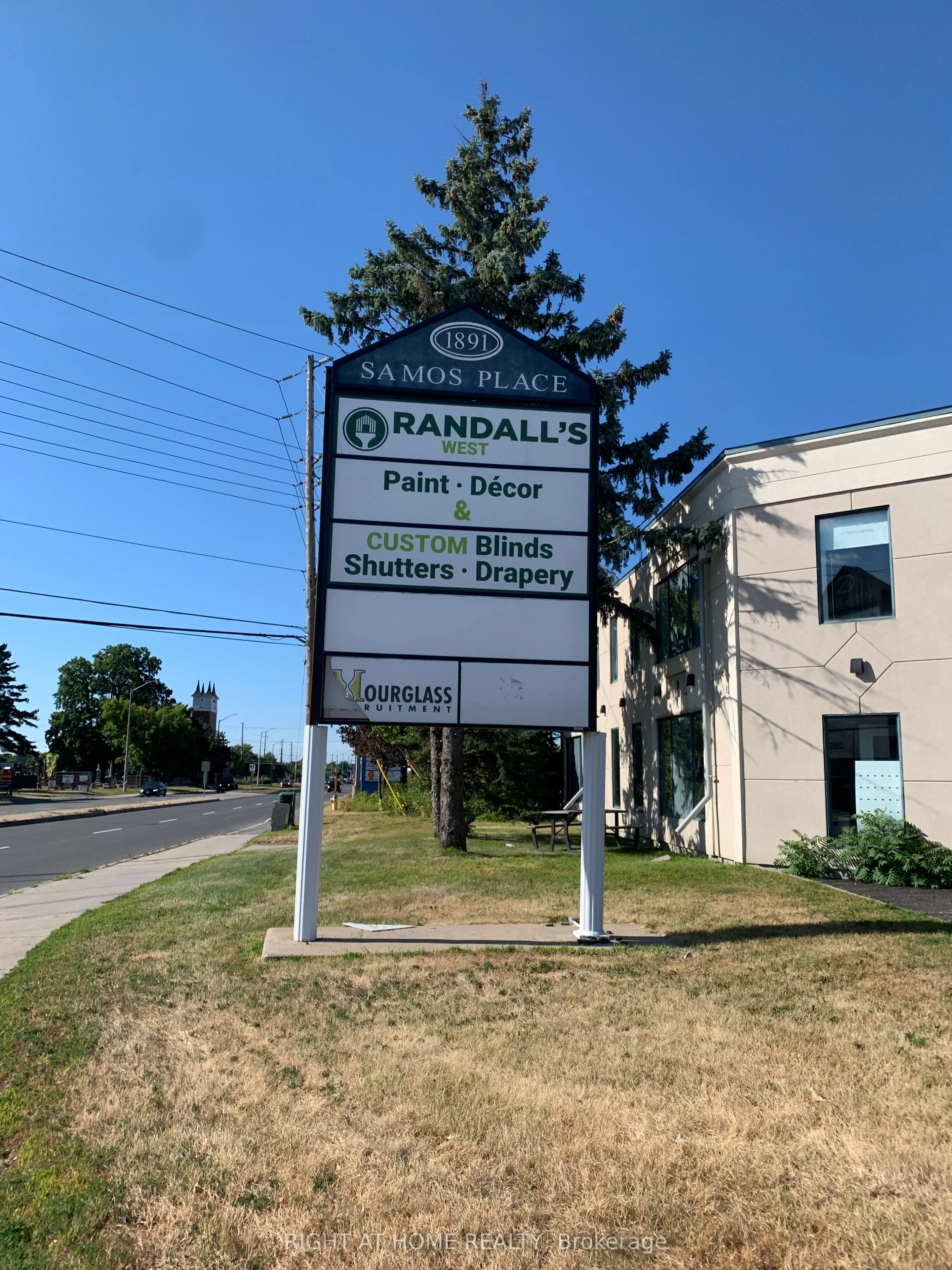 1891 Merivale Road, #102