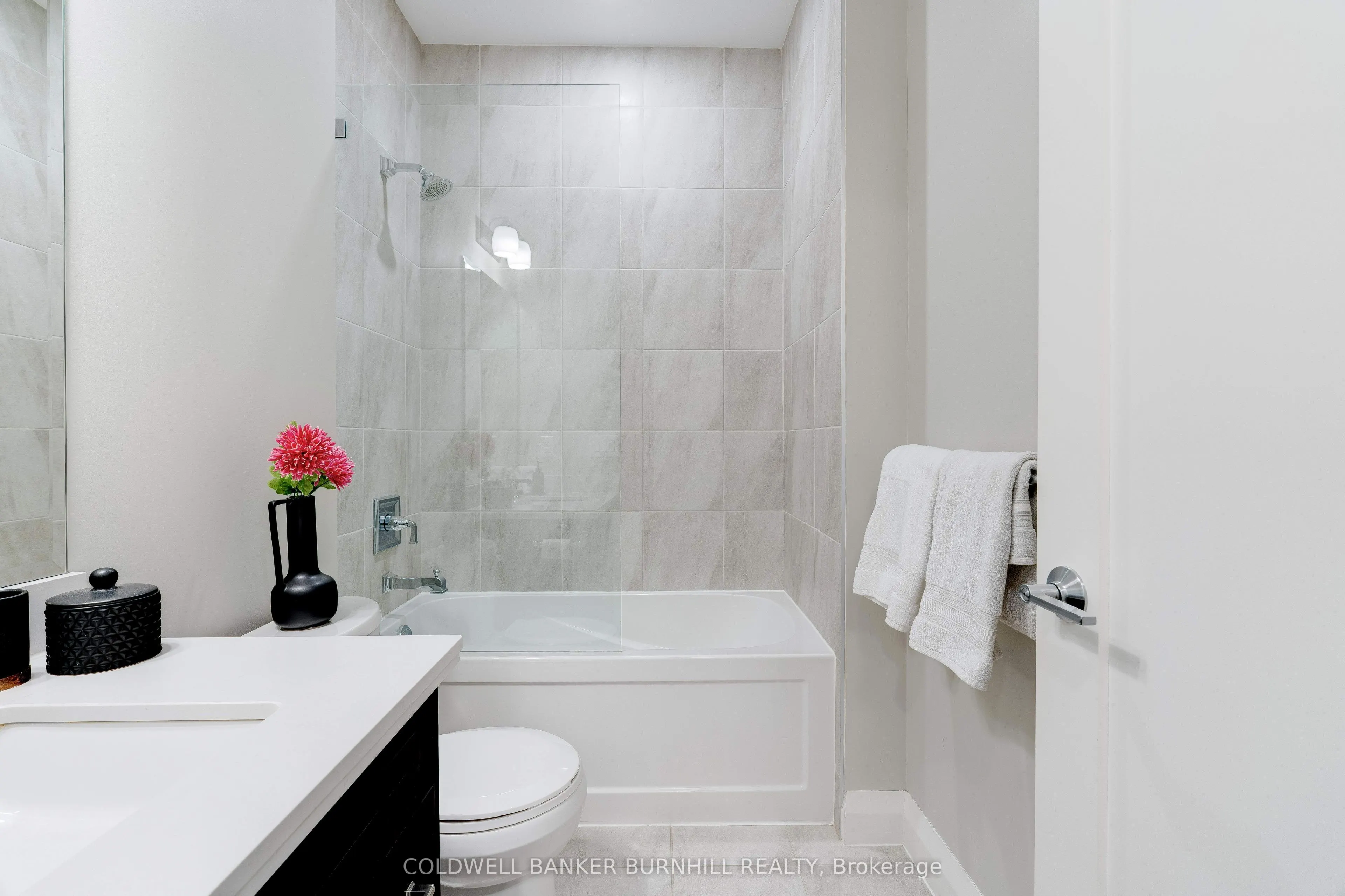 118 King Street E, #307