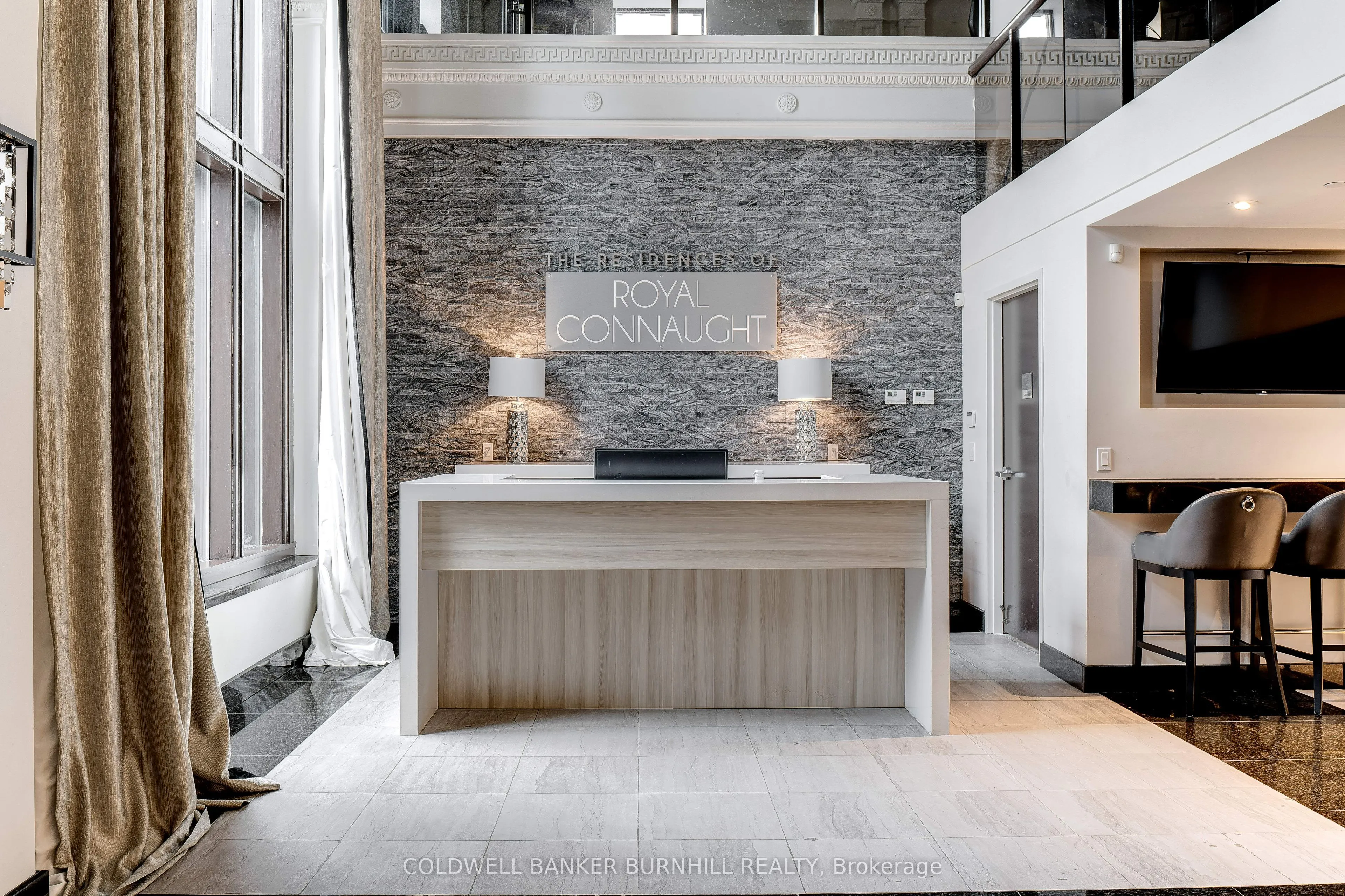 118 King Street E, #307