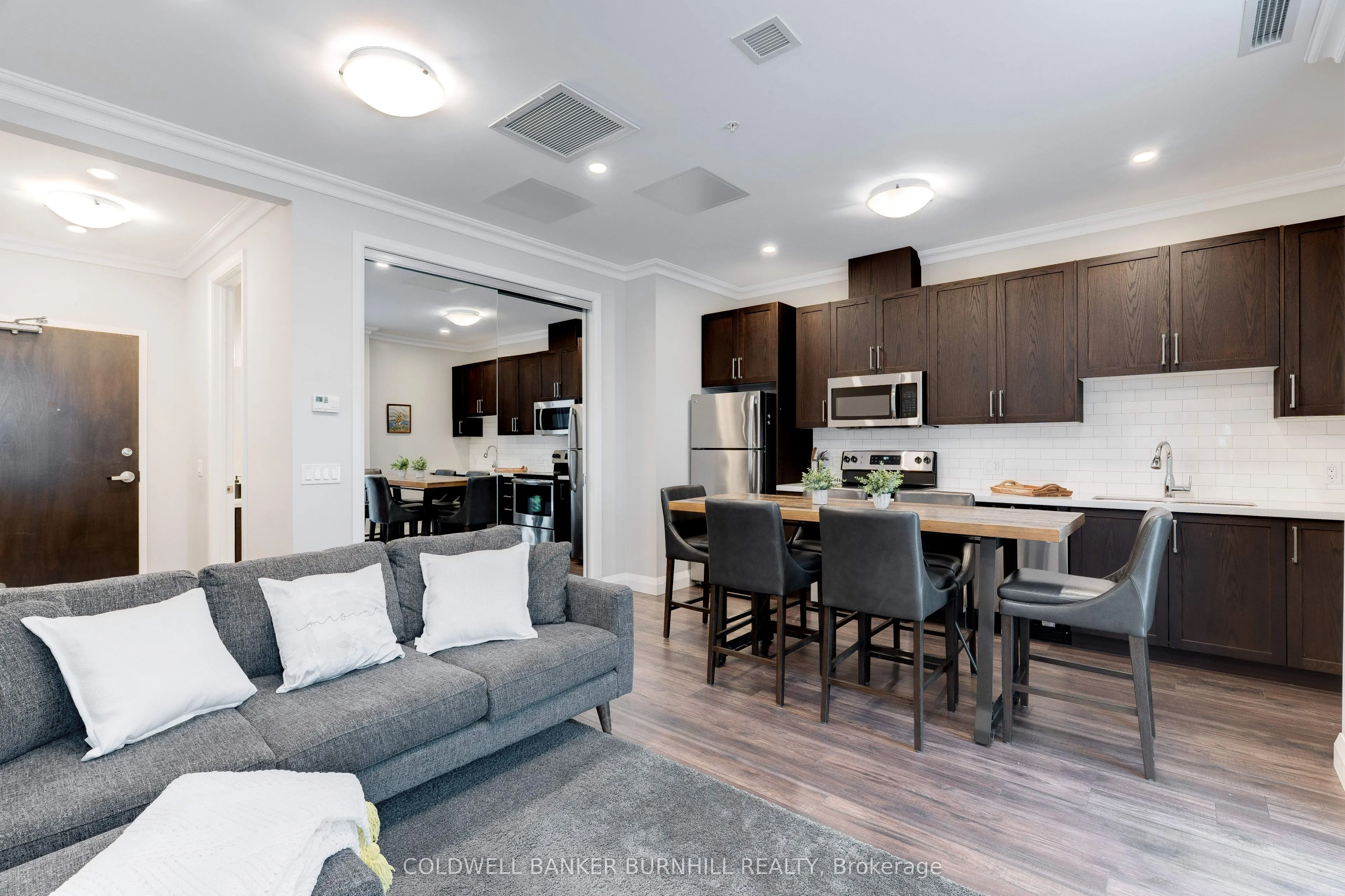 118 King Street E, #307