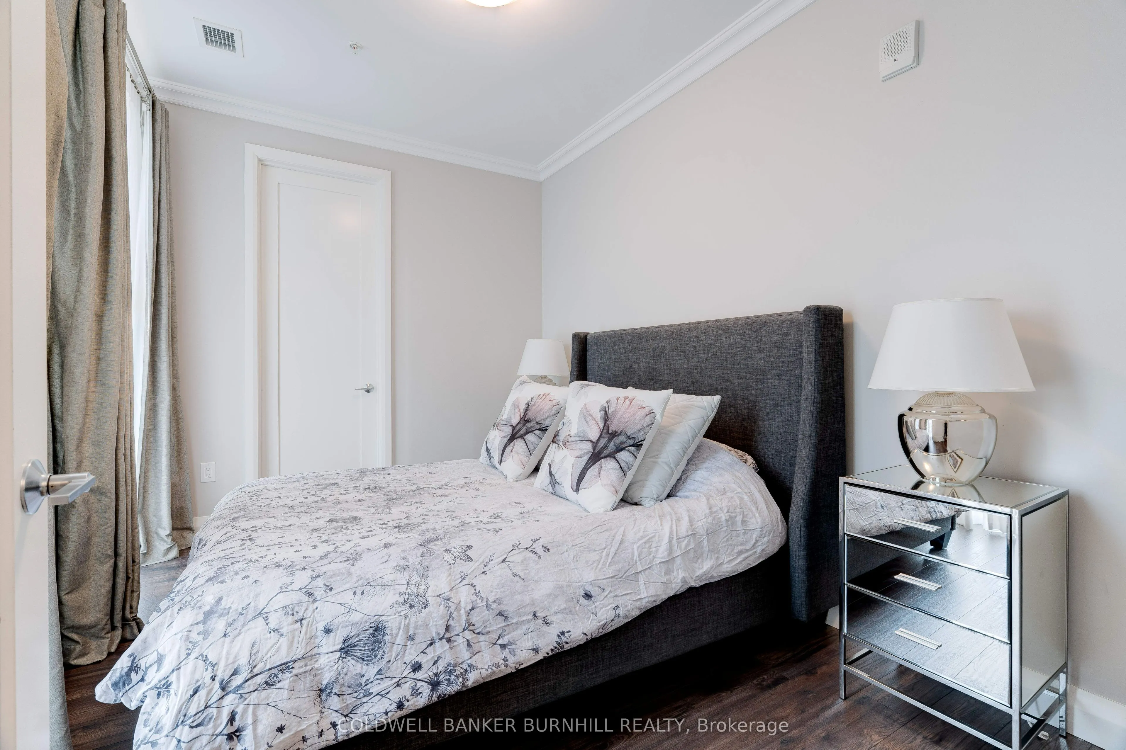 118 King Street E, #307