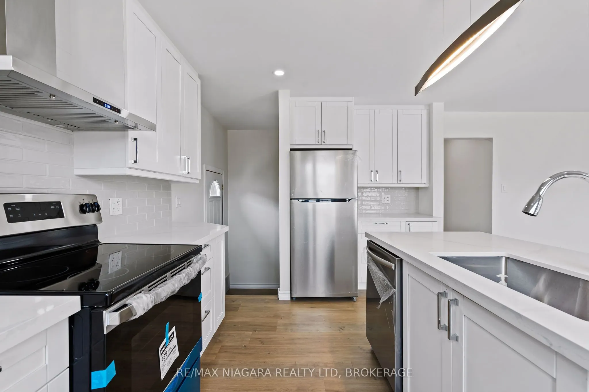 53 Collier Road S