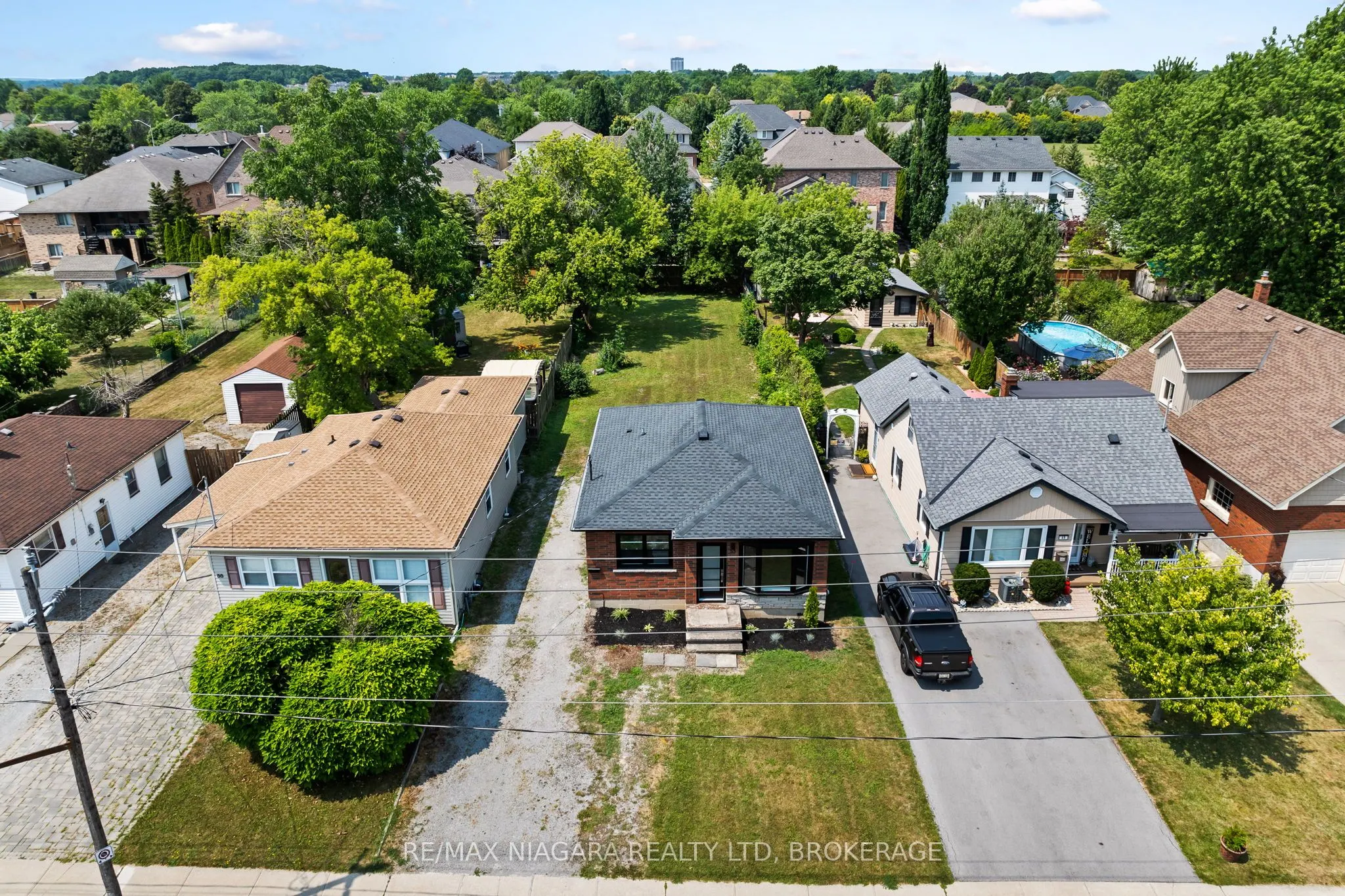 53 Collier Road S
