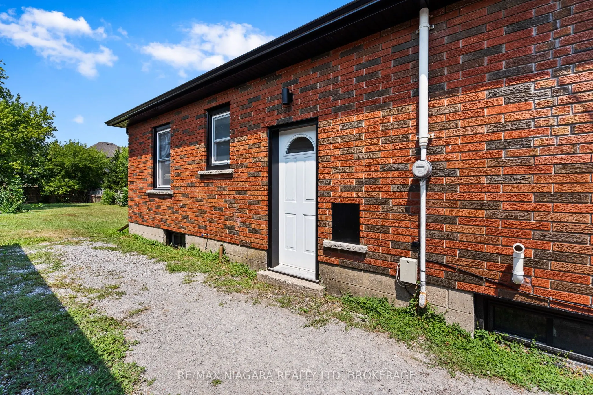 53 Collier Road S
