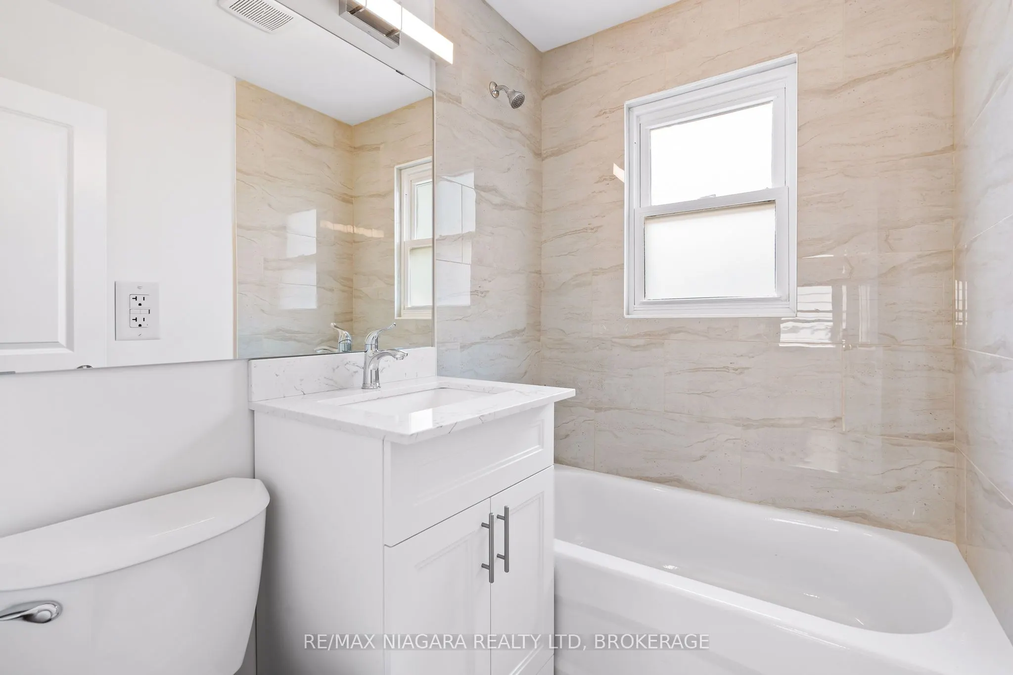 53 Collier Road S