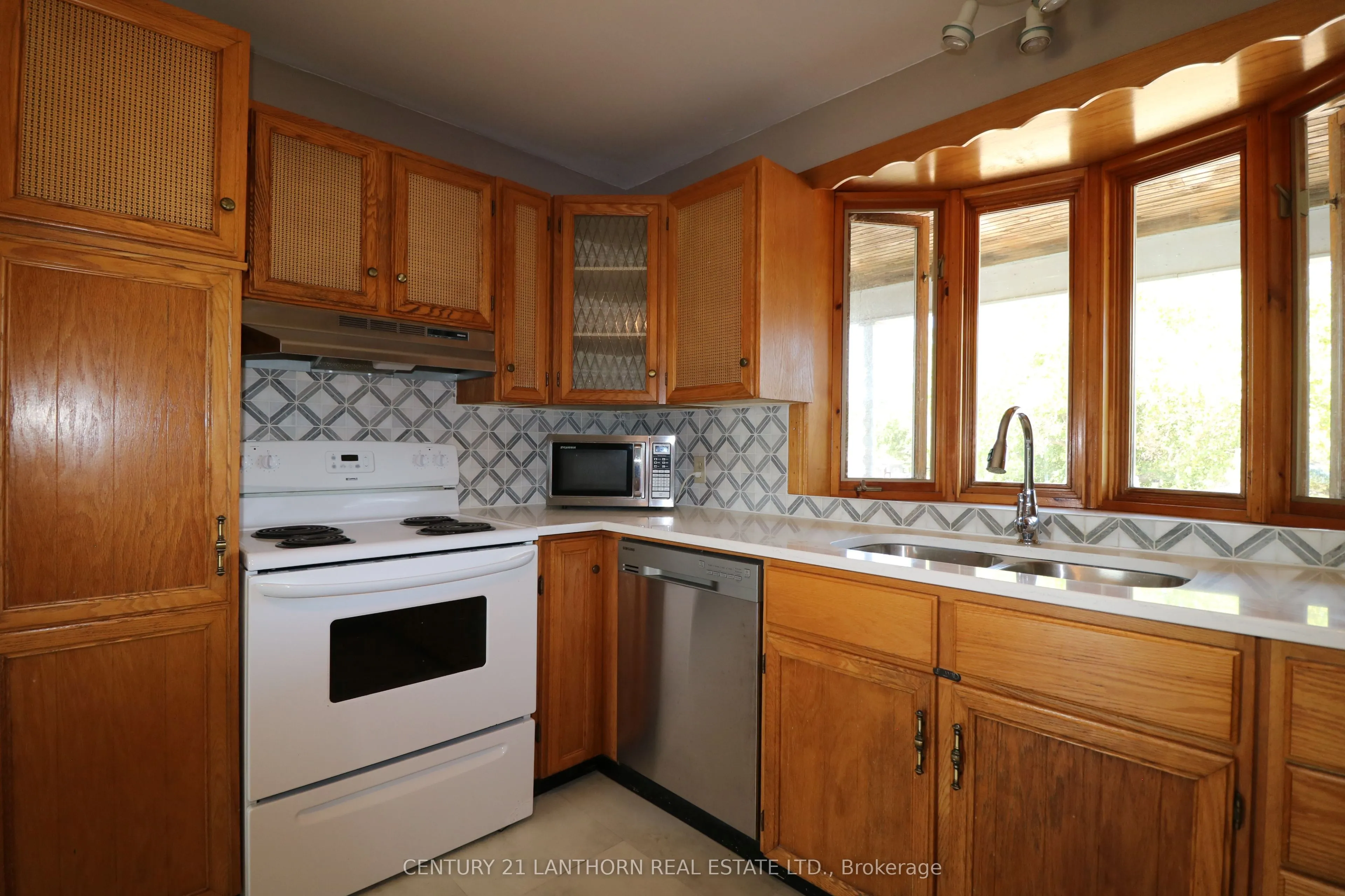 3090 County Rd 10 Road