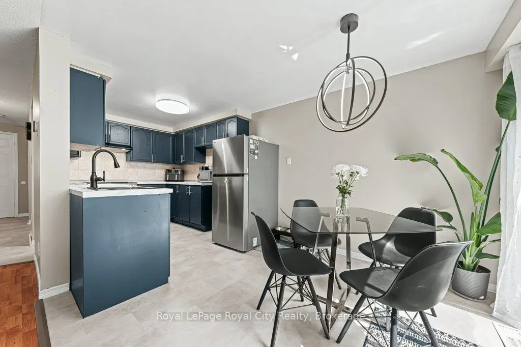 260 Tait Crescent