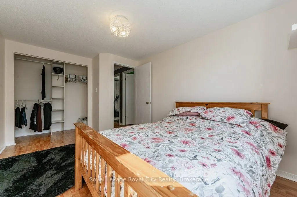 260 Tait Crescent