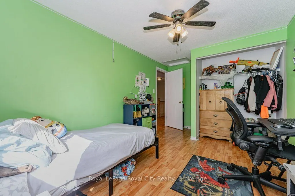 260 Tait Crescent