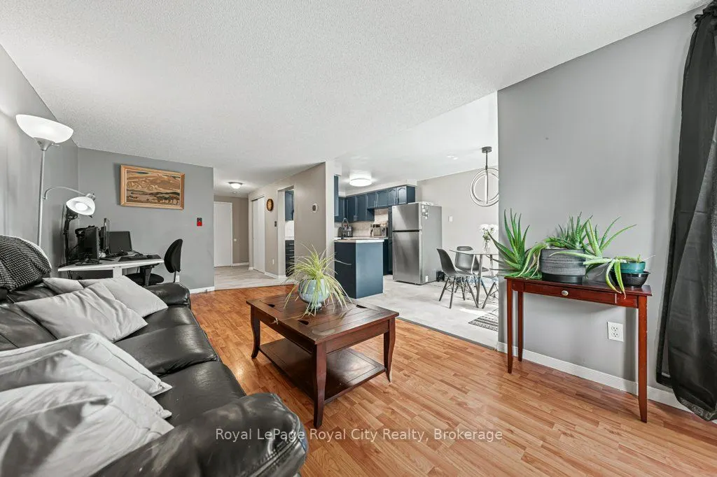 260 Tait Crescent