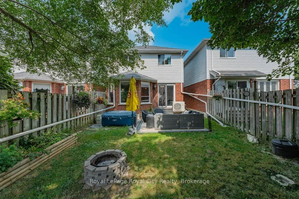 260 Tait Crescent
