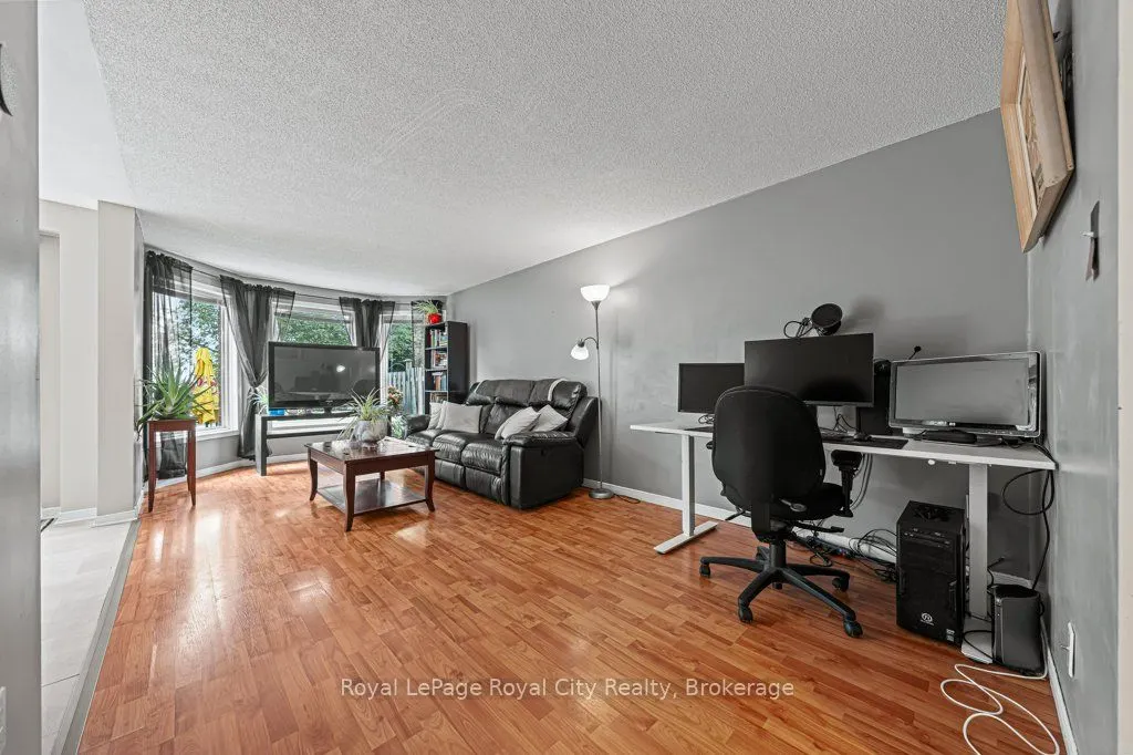 260 Tait Crescent